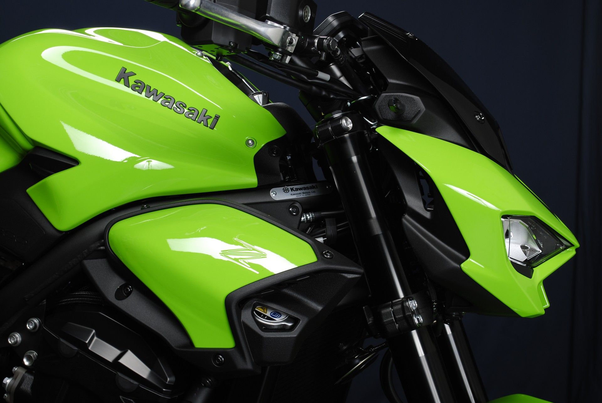 KAWASAKI Z 900 (35kW) MY26 - Sonderumbau Racing green-image-6