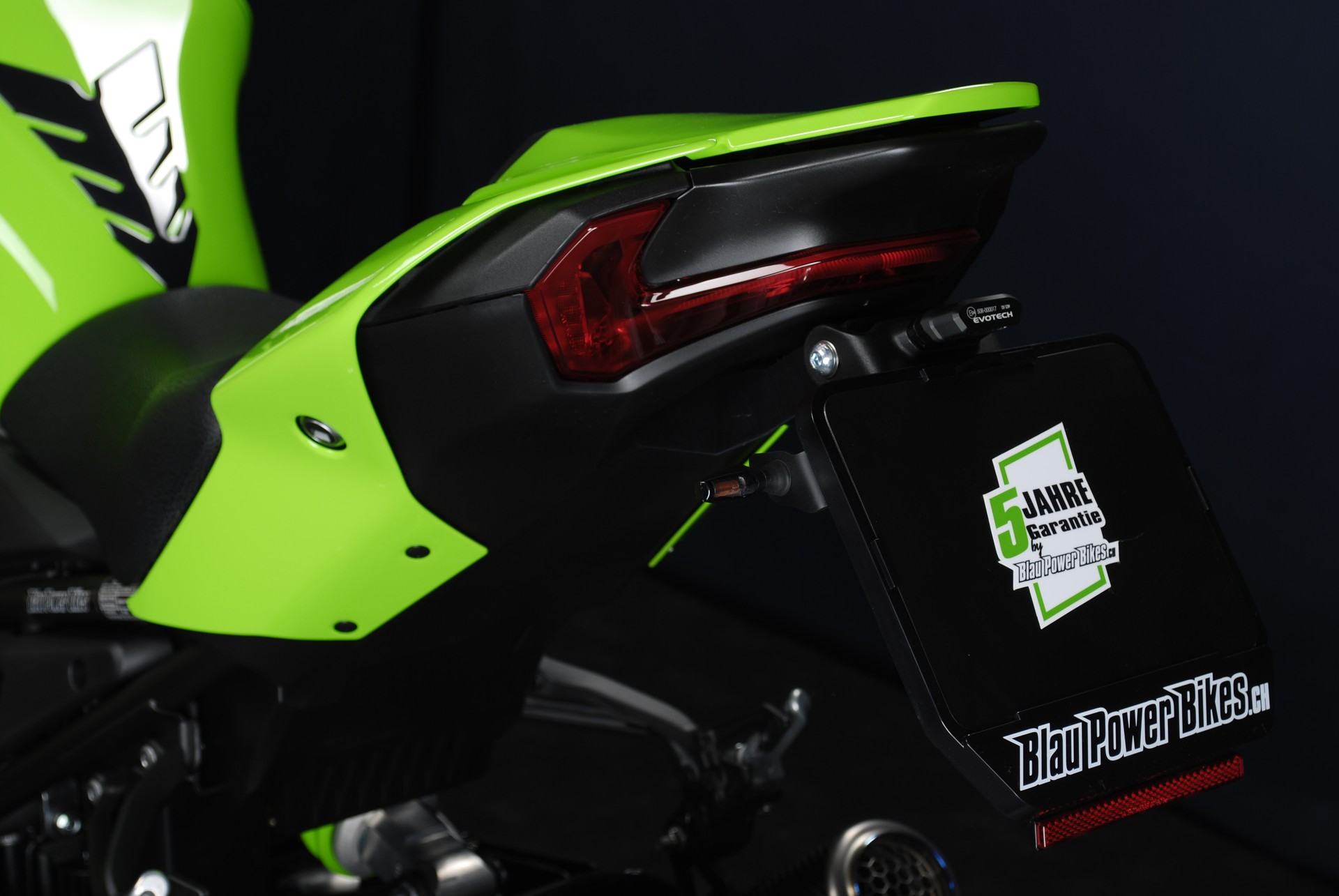 KAWASAKI Z 900 (35kW) MY26 - Sonderumbau Racing green-image-12