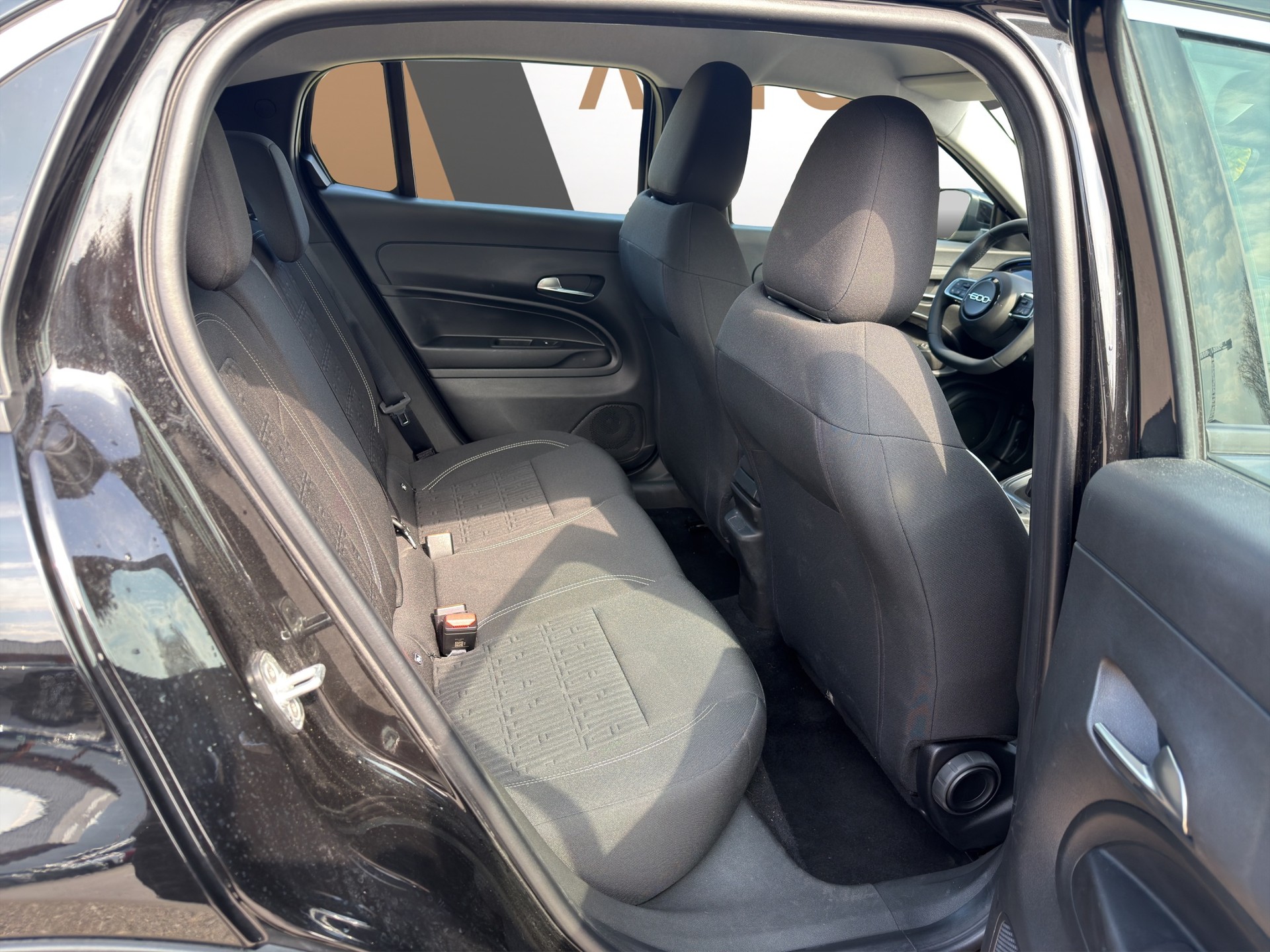 FIAT 600 1.2 Hybrid 145 Cult-image-11