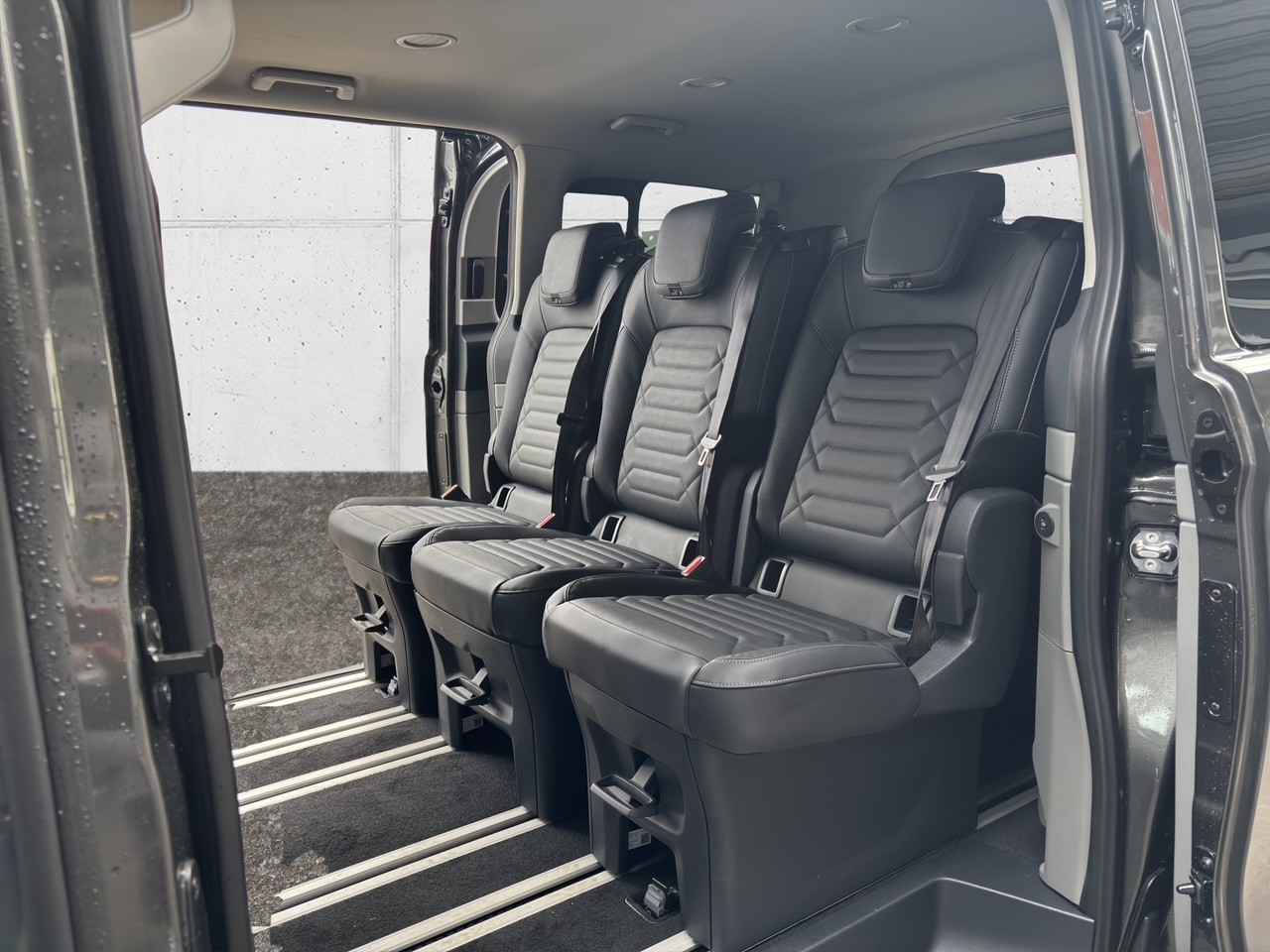FORD Tourneo C Bus 320 L1 2.0 EcoBlue 170 Titanium X-image-11