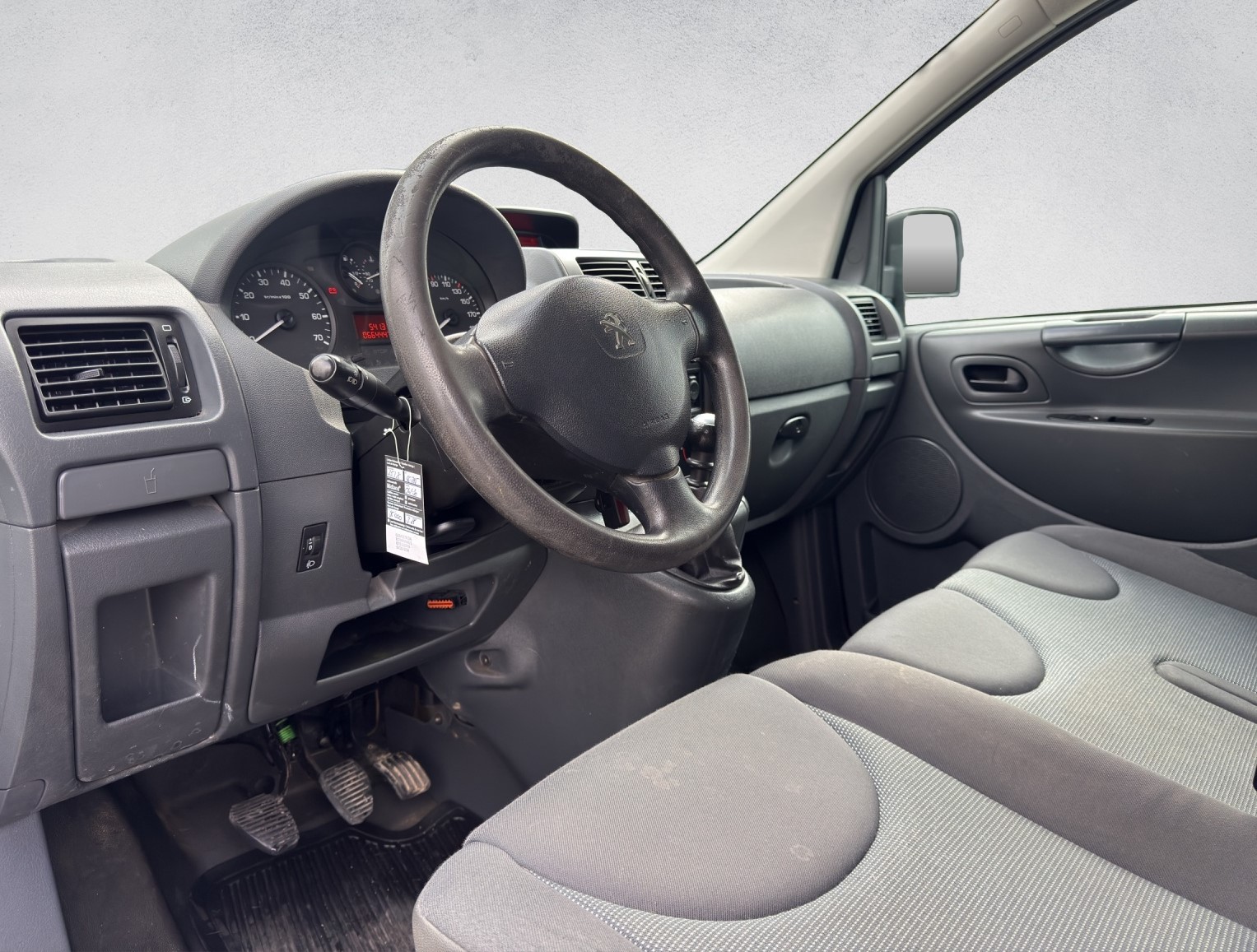 PEUGEOT Expert 2.0 HDi 229 L2H1-image-12