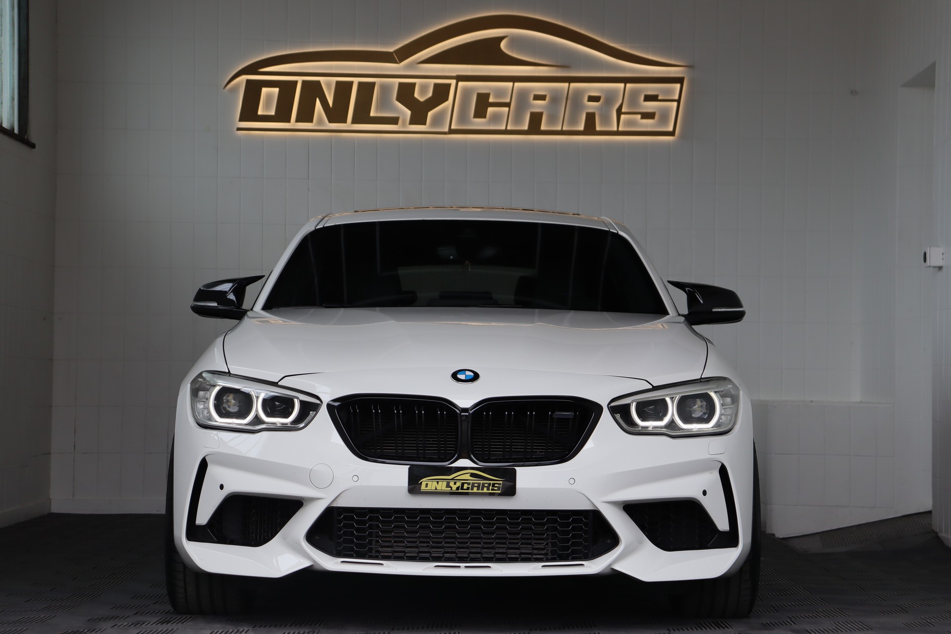 BMW M135i STEPTRONIC ** MILLTEK ** HECKANTRIEB **-showroom-element-1