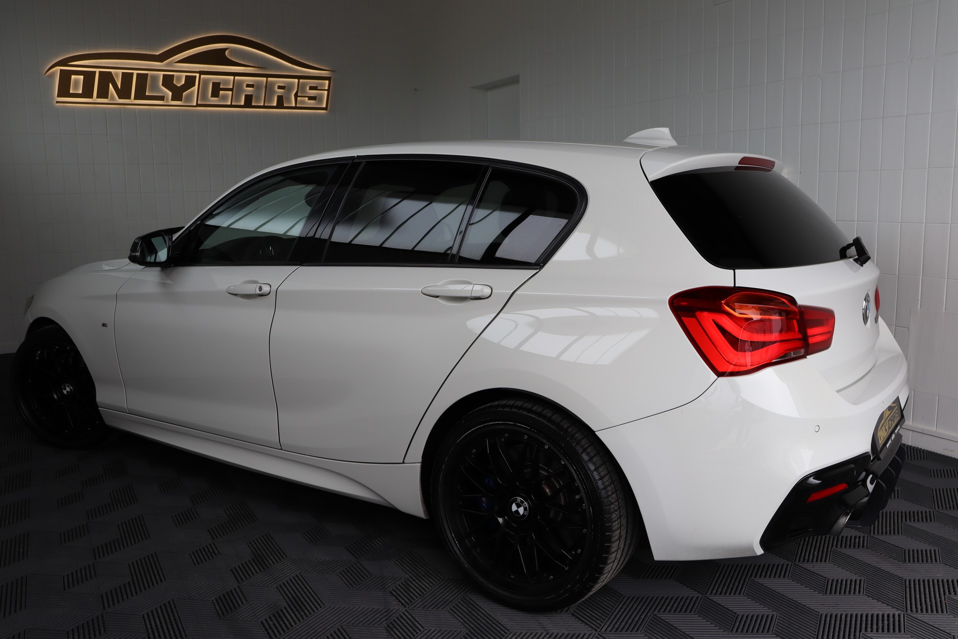 BMW M135i STEPTRONIC ** MILLTEK ** HECKANTRIEB **-image-8
