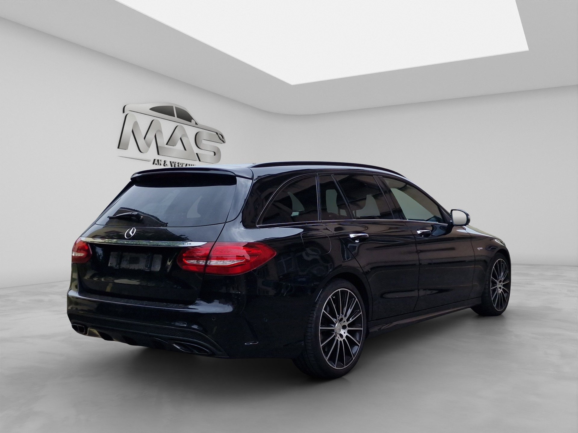MERCEDES-BENZ C 43 AMG 4Matic 9G-Tronic-image-5