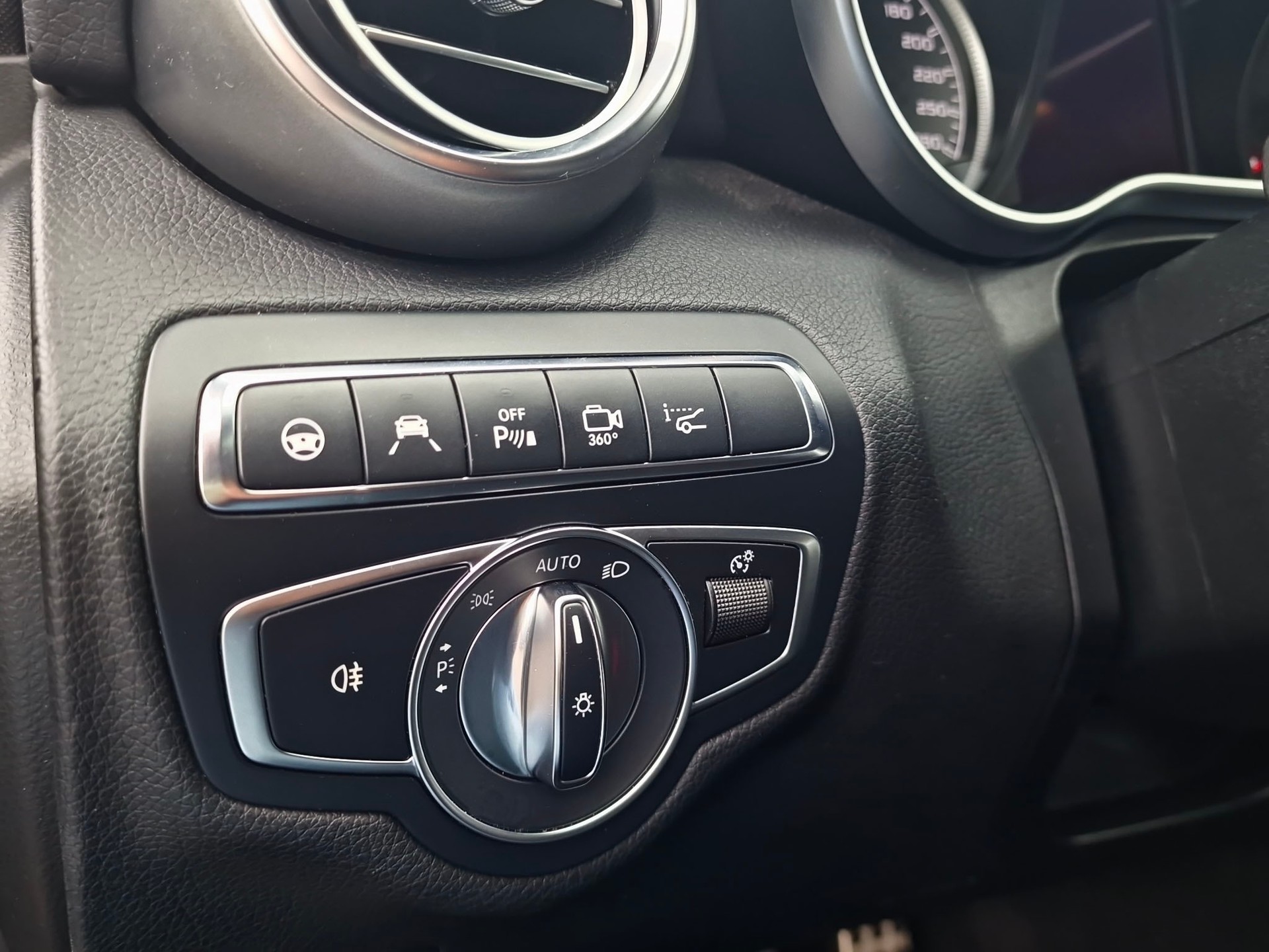 MERCEDES-BENZ C 43 AMG 4Matic 9G-Tronic-image-11