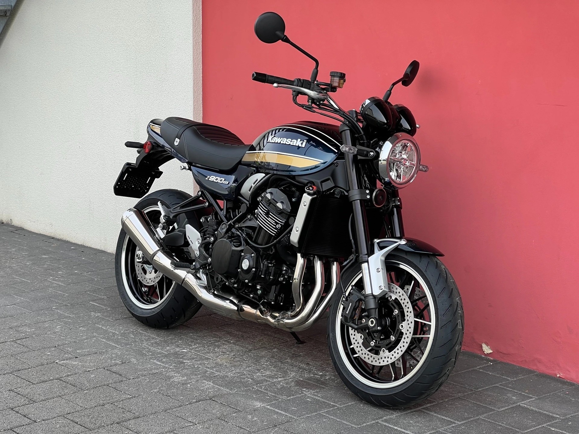 KAWASAKI Z 900 RS-image-1
