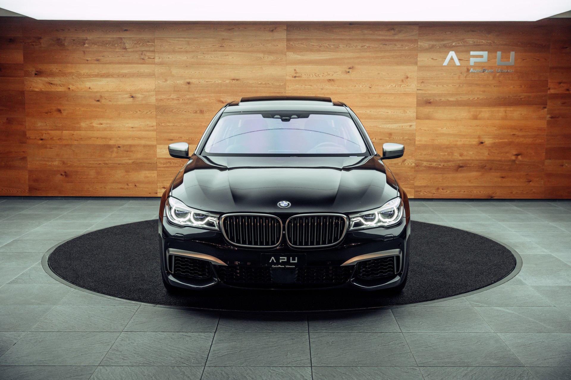 BMW M760Li xDrive Steptronic-image-25