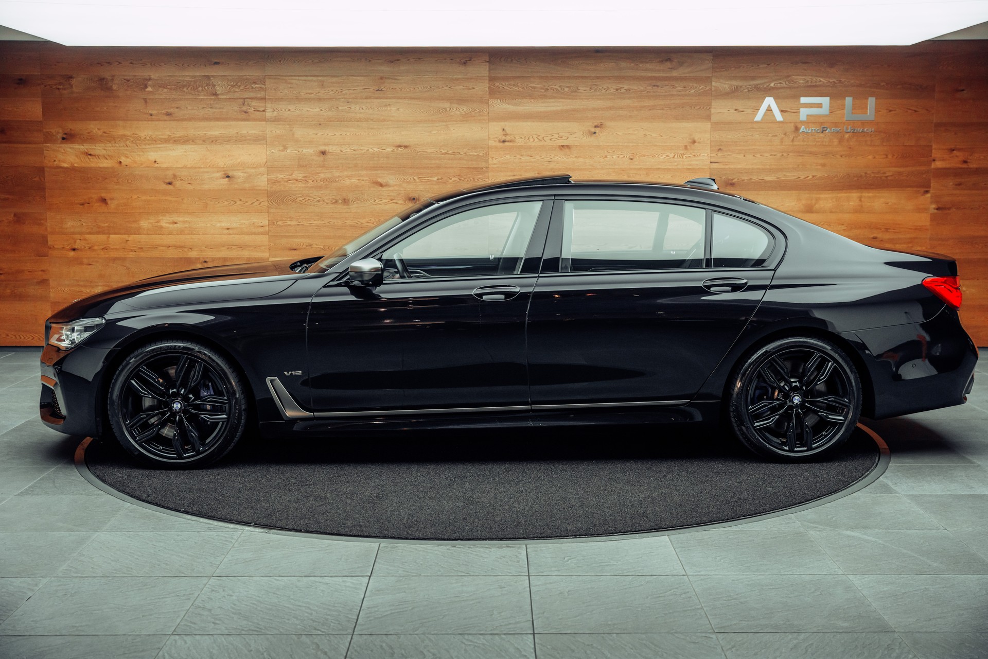 BMW M760Li xDrive Steptronic-image-8