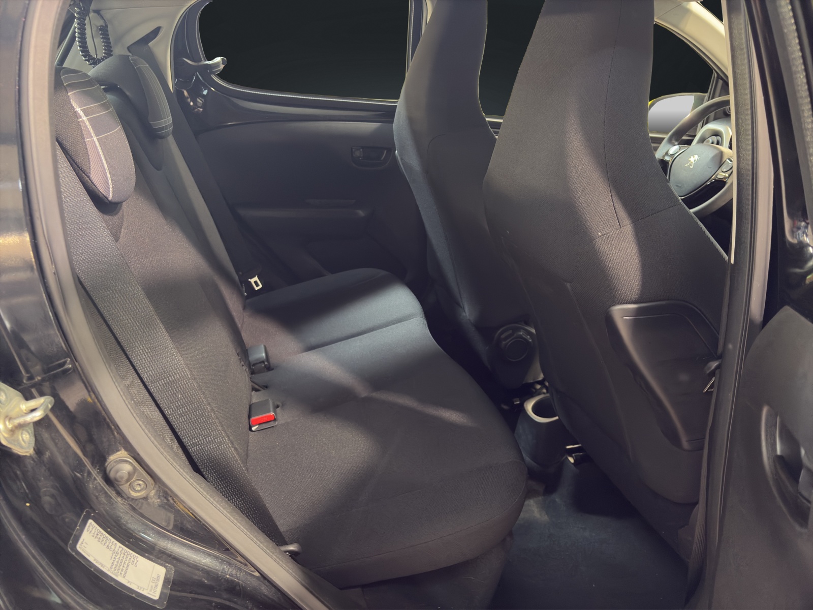 PEUGEOT 108 1.0 VTi Envy-image-13