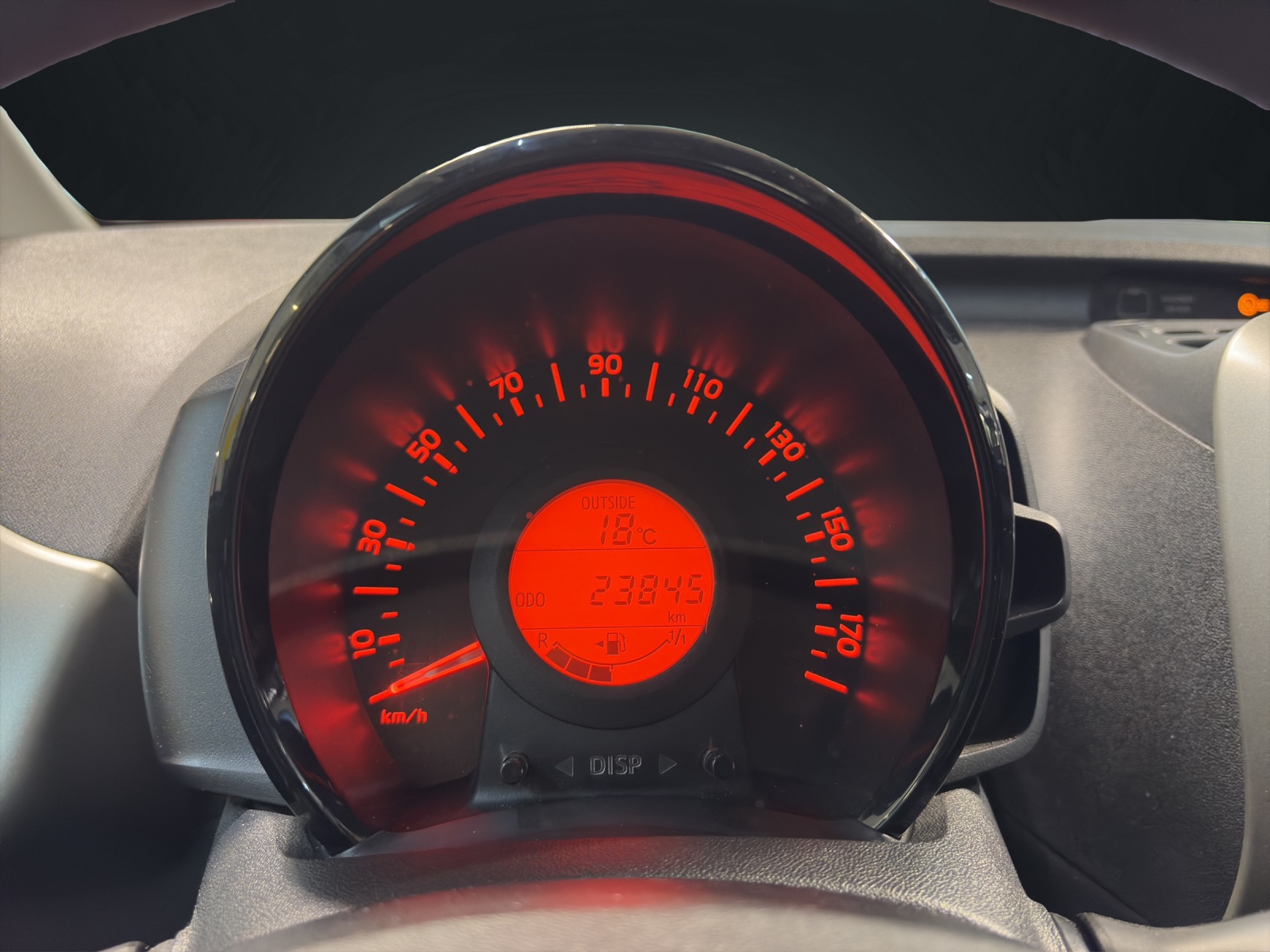 PEUGEOT 108 1.0 VTi Envy-image-15
