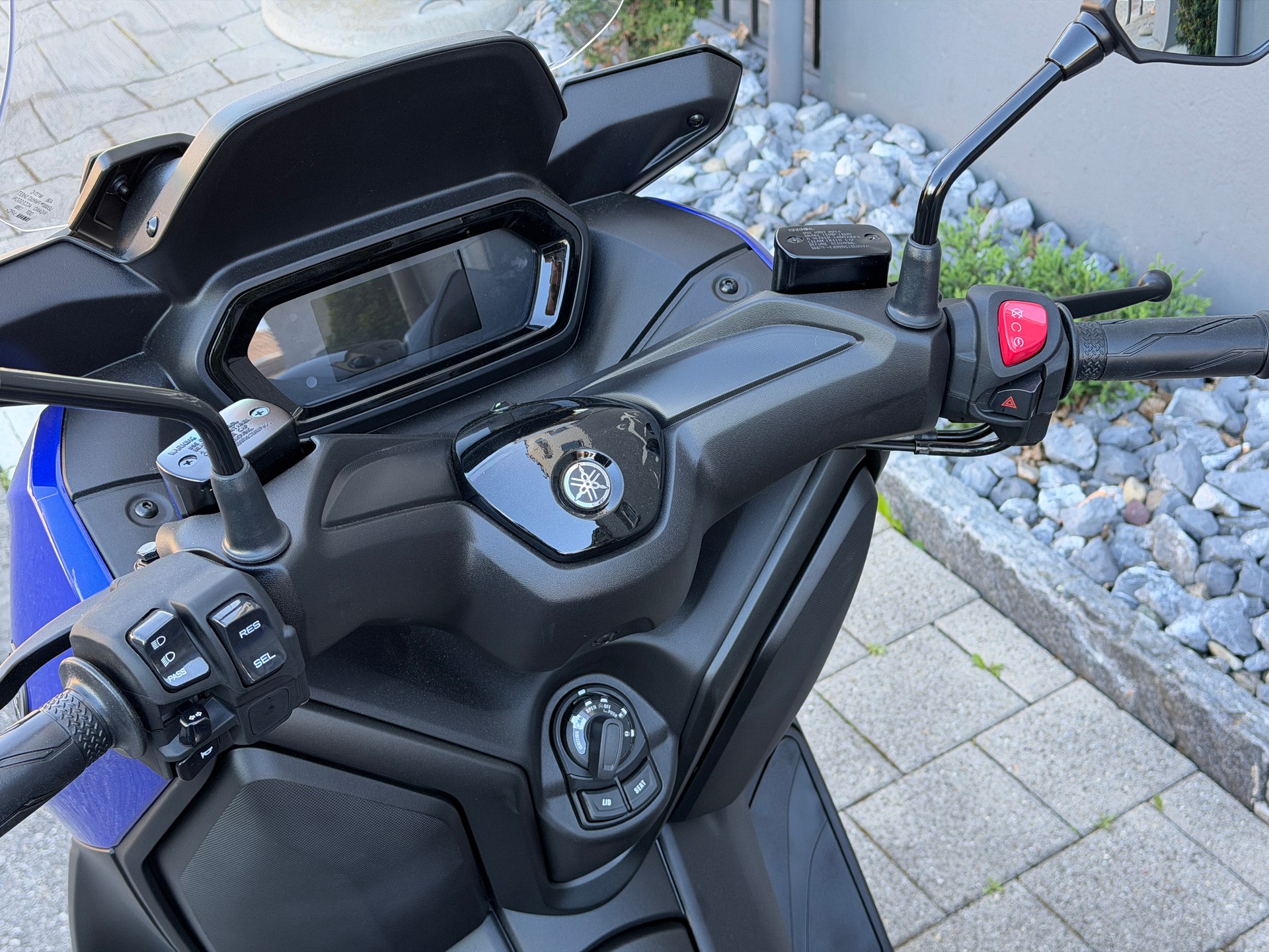 YAMAHA XMAX 300 2026-image-4