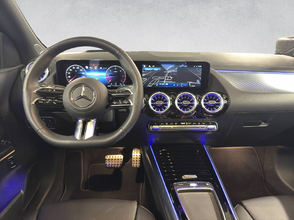 MERCEDES-BENZ GLA 220 d AMG Line 4Matic Swiss Star-image-13