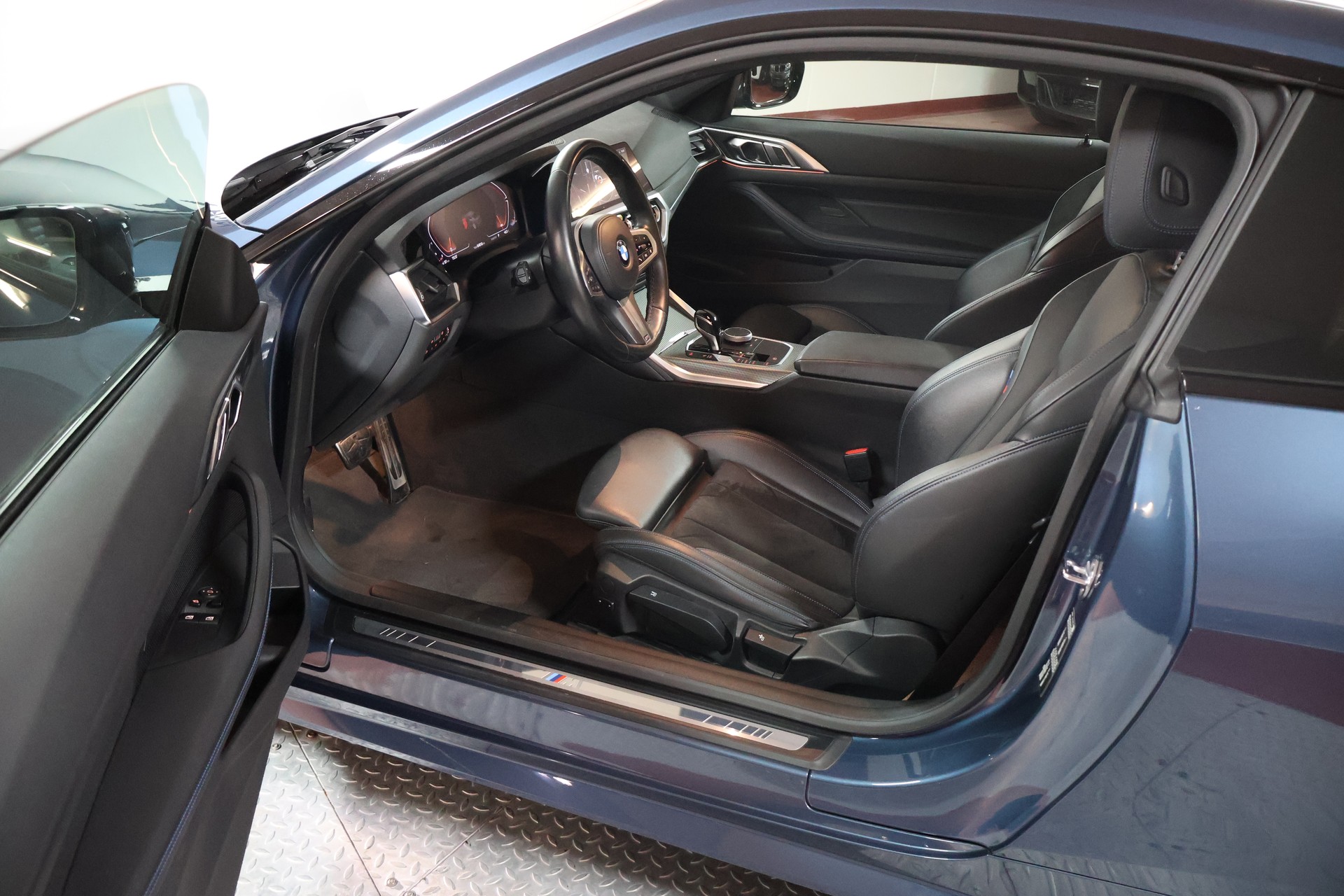 BMW 420i Coupé M Sport Steptronic-image-7