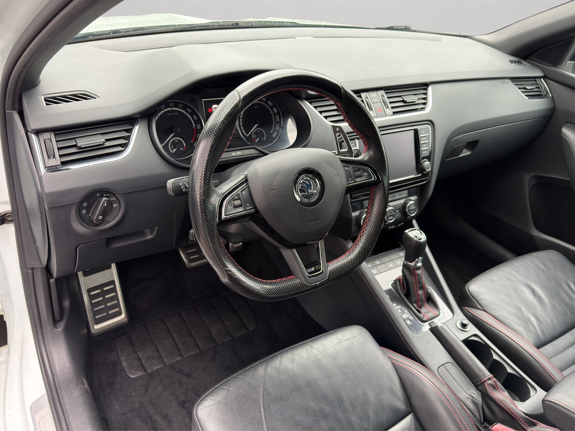 SKODA Octavia Combi 2.0 TDI RS 4x4 DSG-image-6