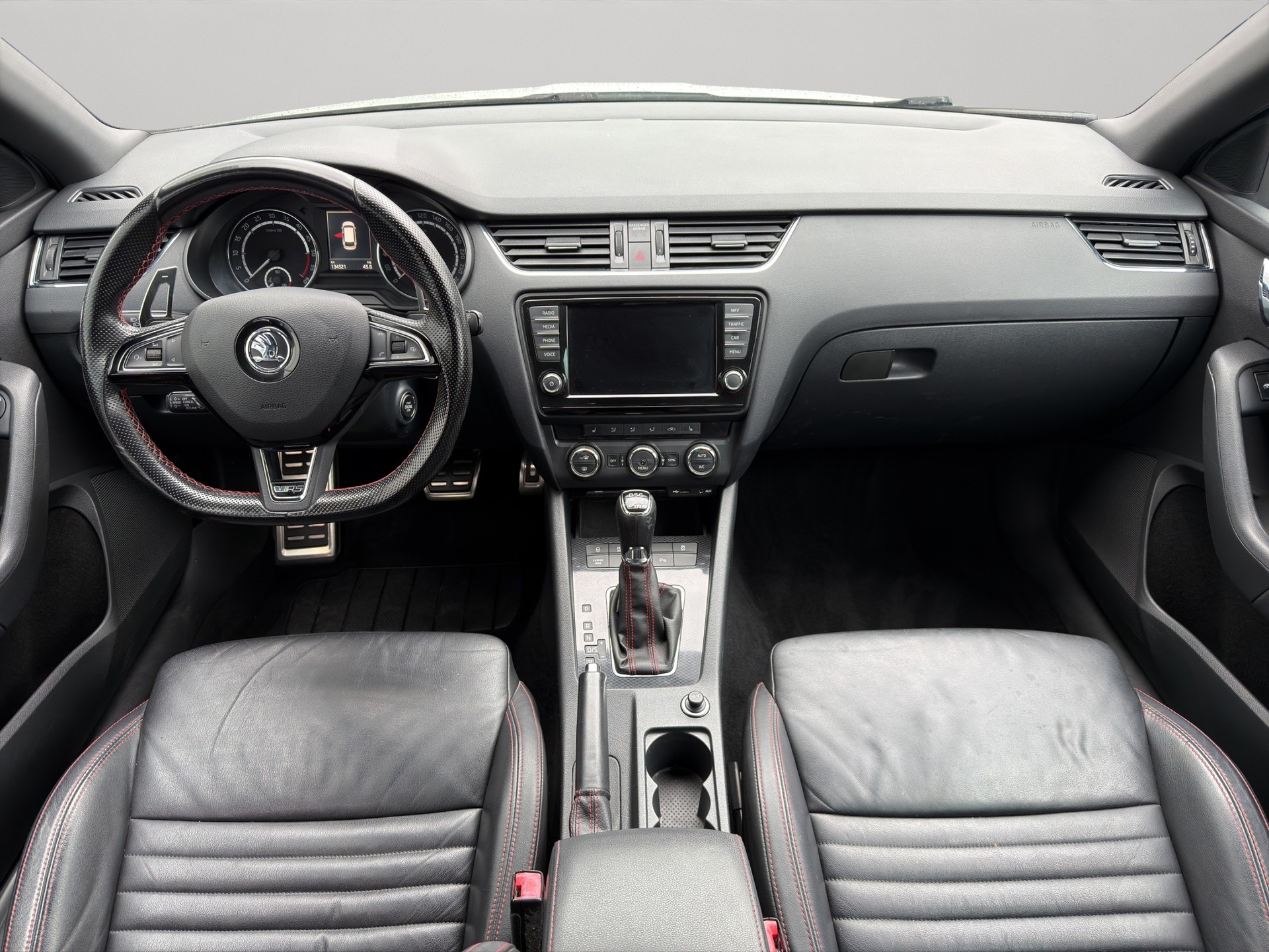 SKODA Octavia Combi 2.0 TDI RS 4x4 DSG-image-11
