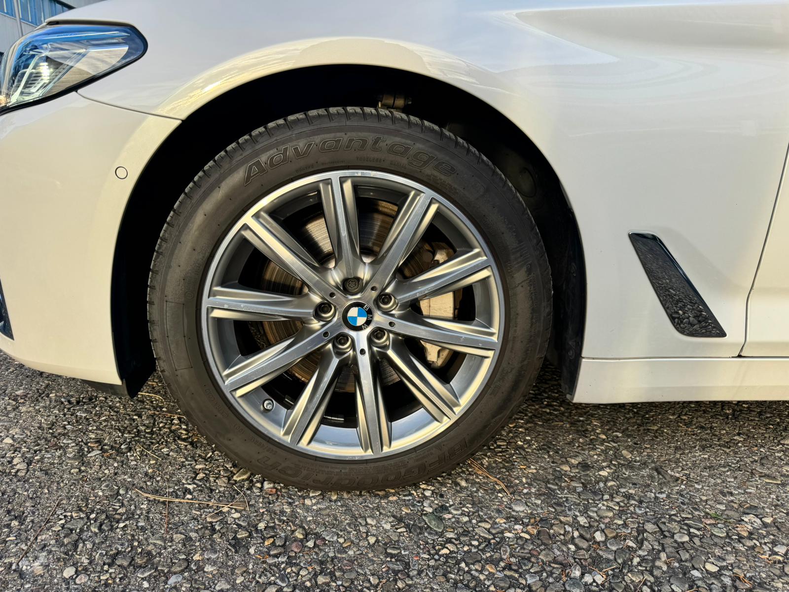 BMW 530i xDrive CH FAHRZEUG-image-17
