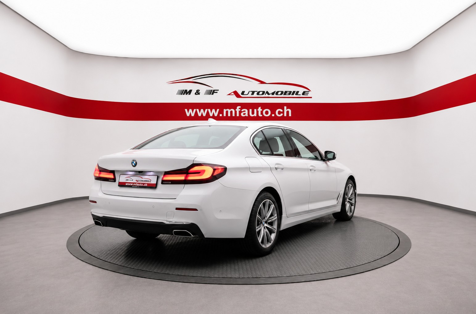 BMW 530i xDrive CH FAHRZEUG-image-5