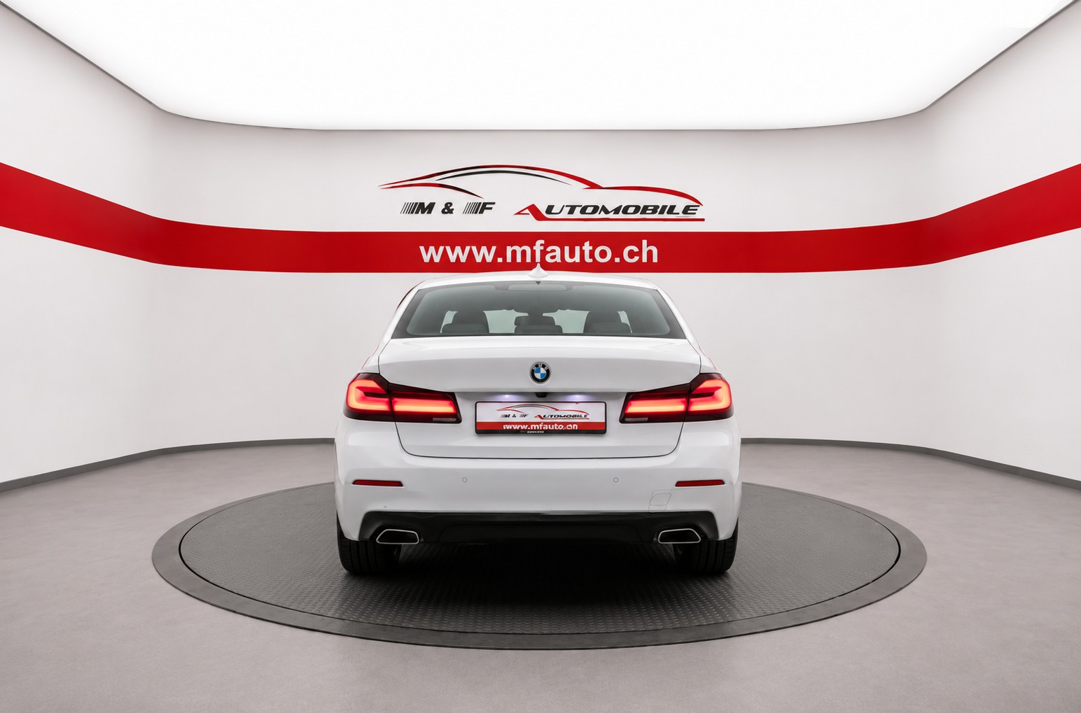 BMW 530i xDrive CH FAHRZEUG-image-4