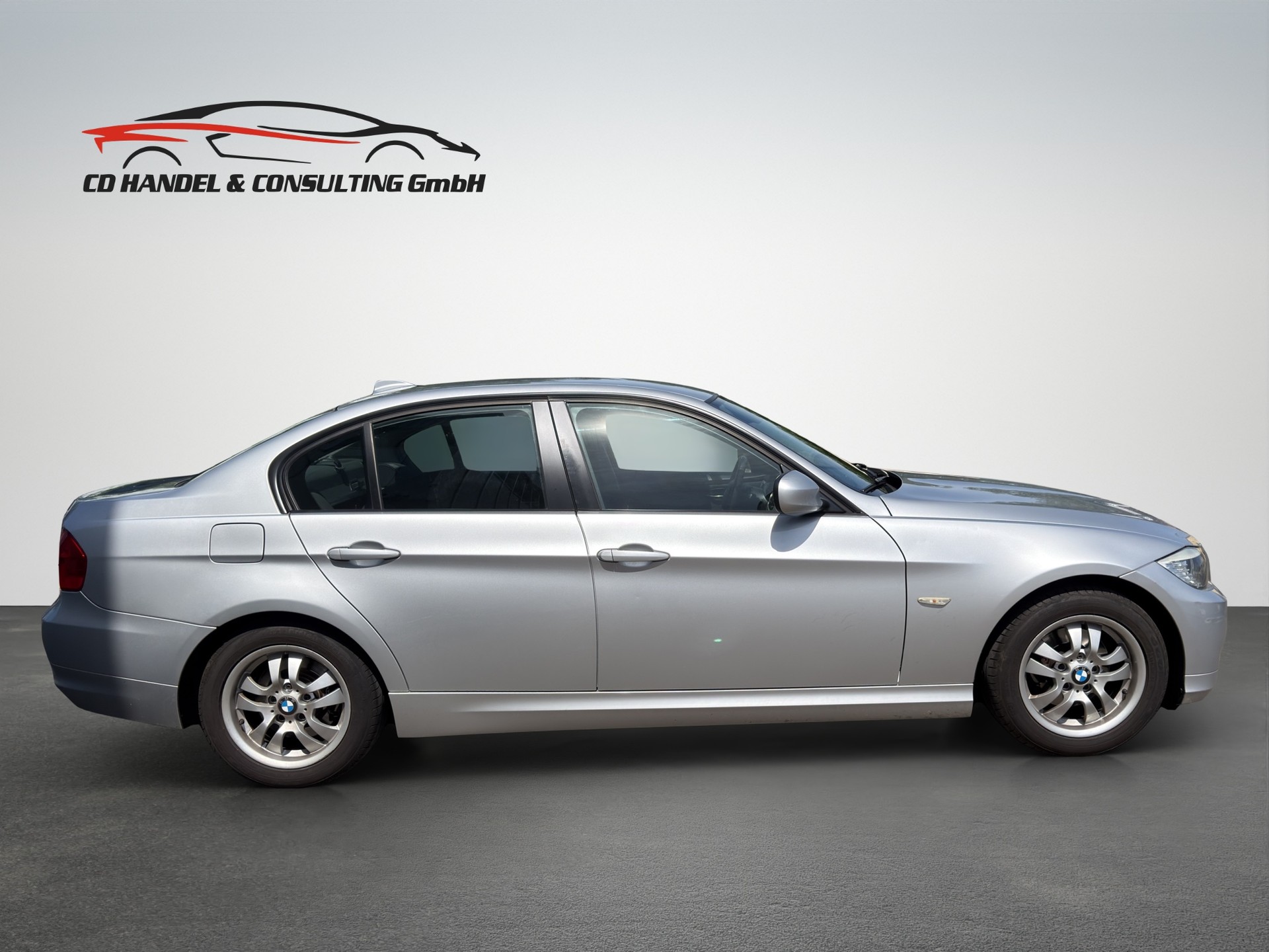 BMW 320-image-4
