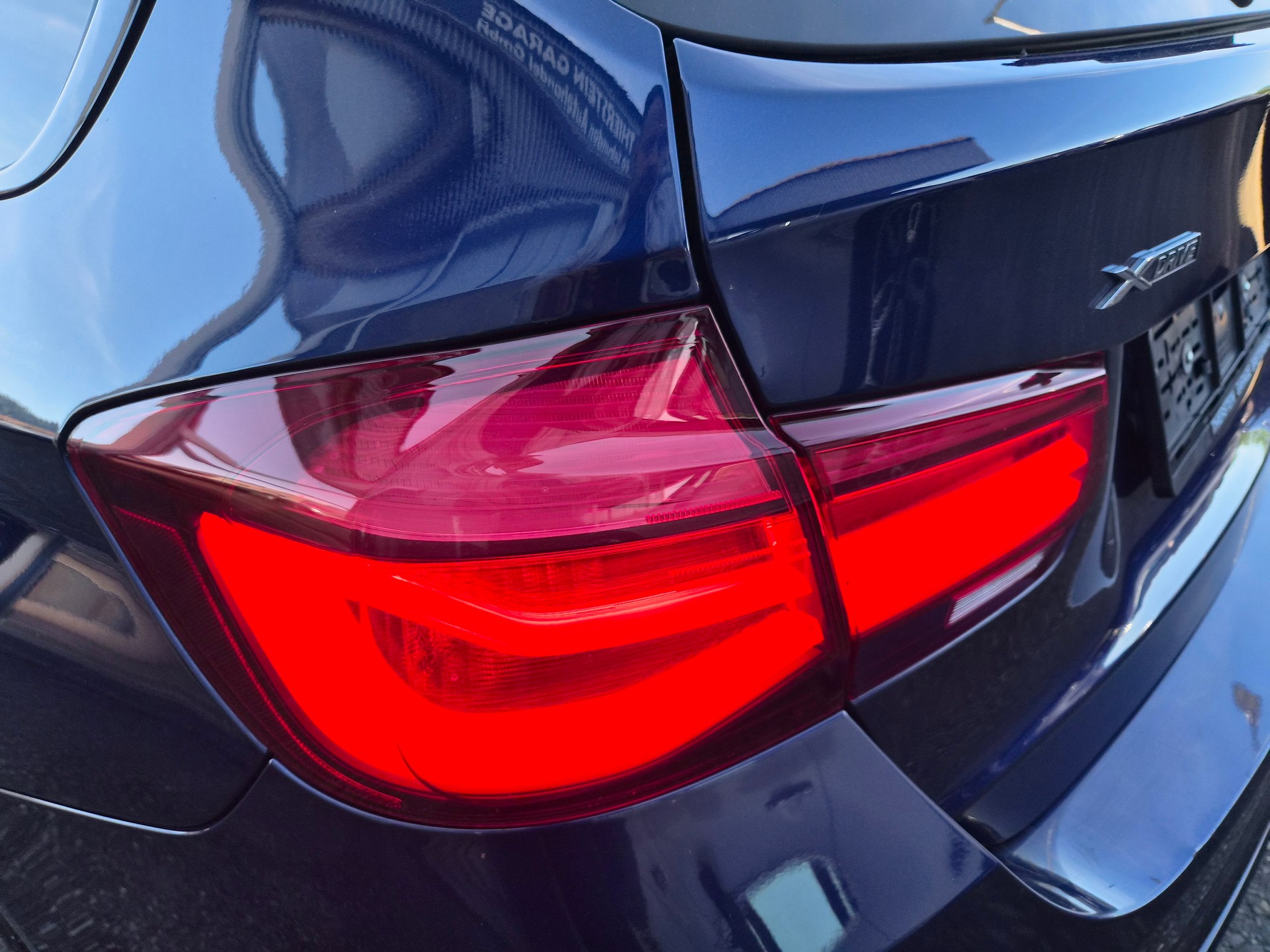 BMW 320d xDrive Touring Edition Sport Line Steptronic-image-24