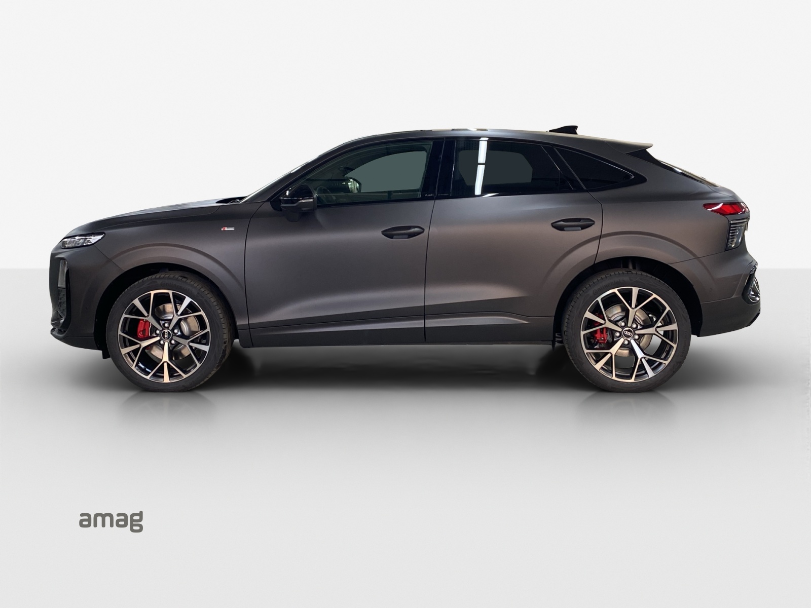 AUDI Q3 Sportback TFSI quattro 195 kW S tronic-showroom-element-1