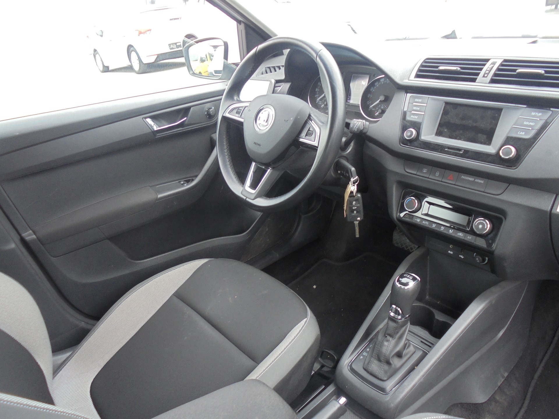 SKODA Fabia 1.4 TDI Ambition DSG-image-7