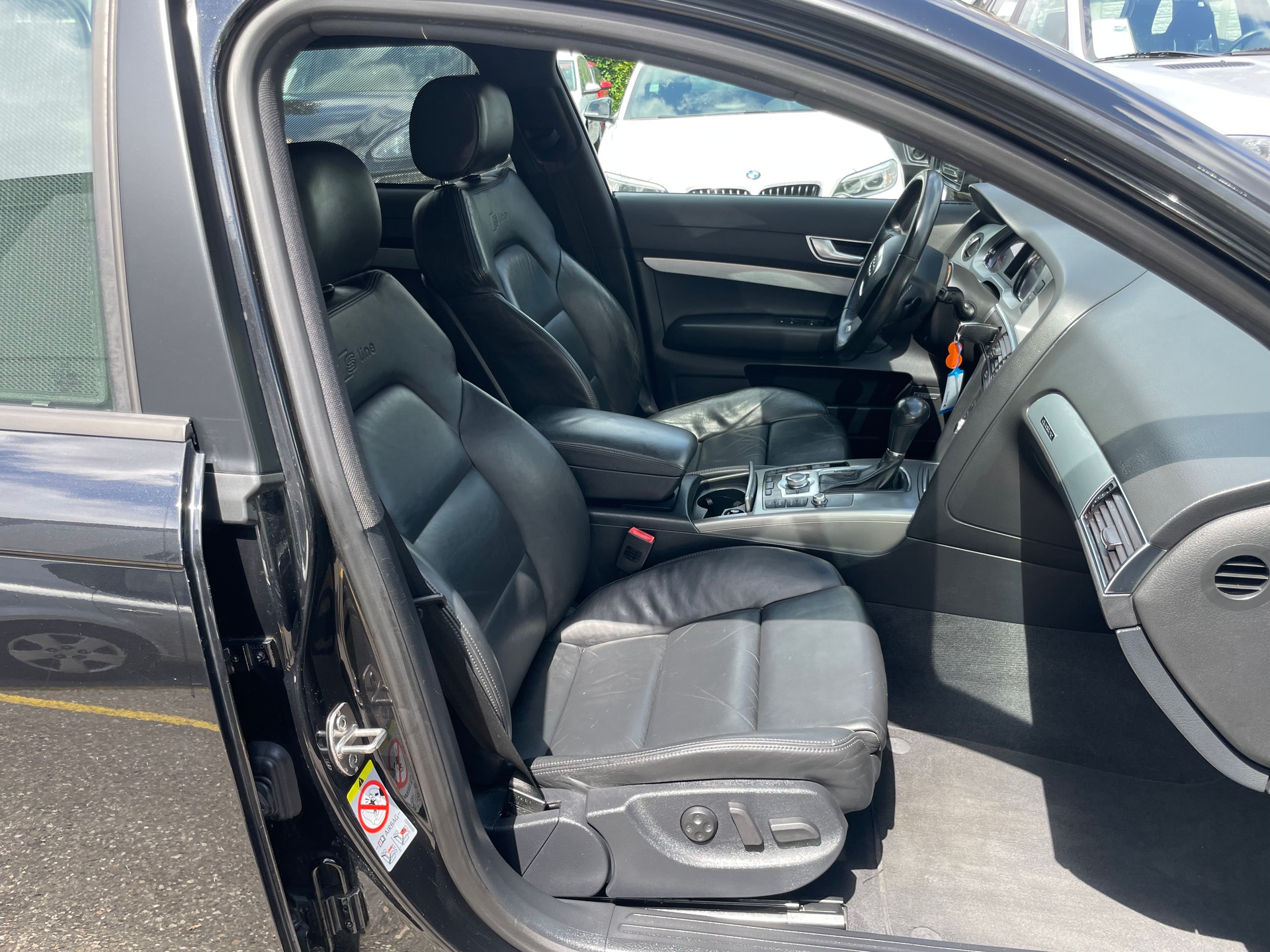 AUDI A6 Avant 3.0 V6 TDI quattro S-LINE-image-5
