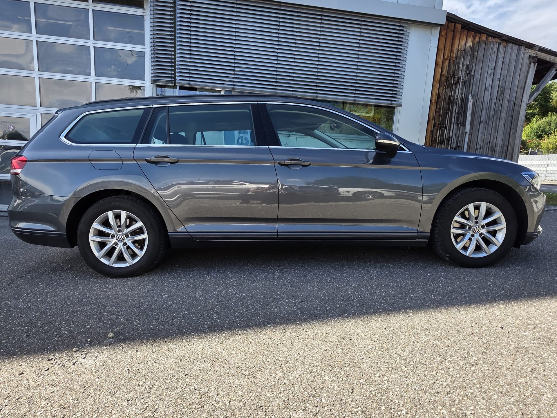 VW Passat Variant 2.0 TDI BMT Highline DSG 4Motion-image-15