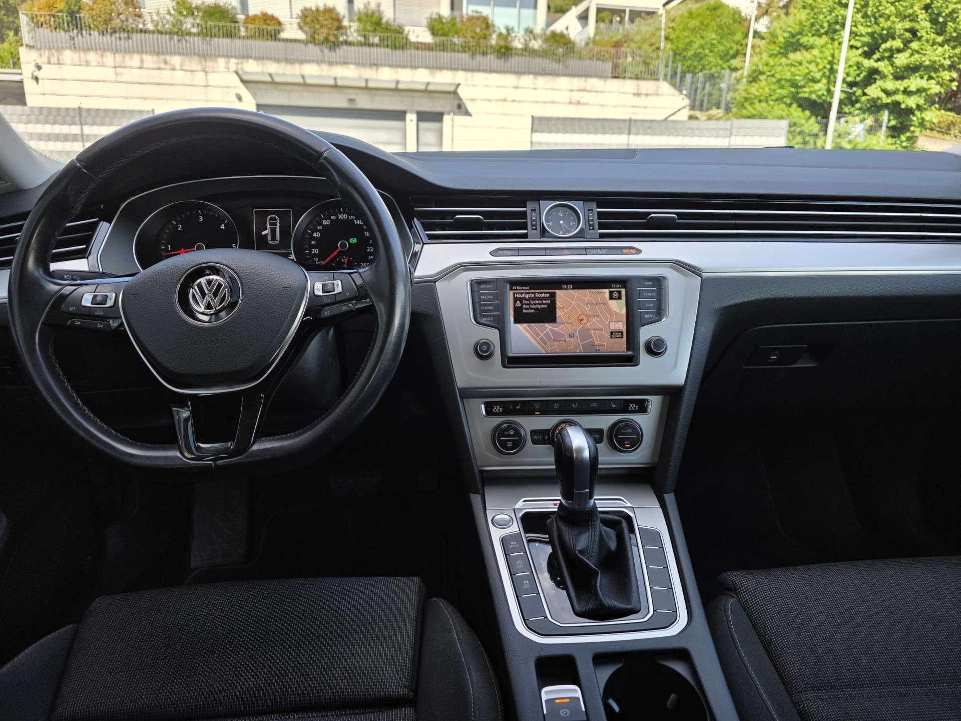 VW Passat Variant 2.0 TDI BMT Highline DSG 4Motion-image-6