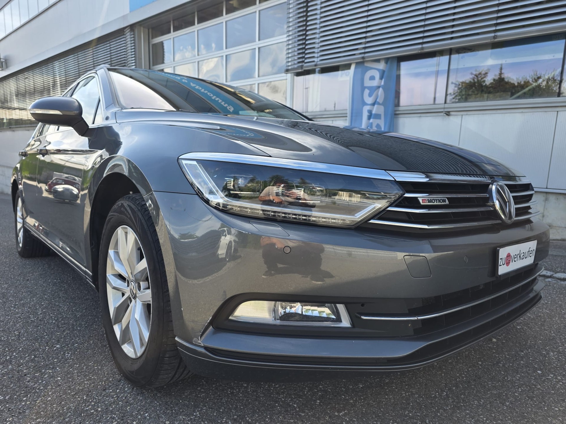 VW Passat Variant 2.0 TDI BMT Highline DSG 4Motion-image-2