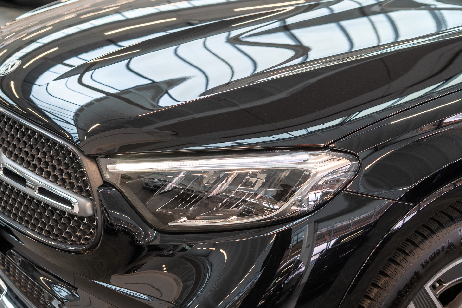 MERCEDES-BENZ GLC 300 d AMG Line 4matic / Rückfahrkamera / el.Sitze / Ambientebeleuchtung-image-23