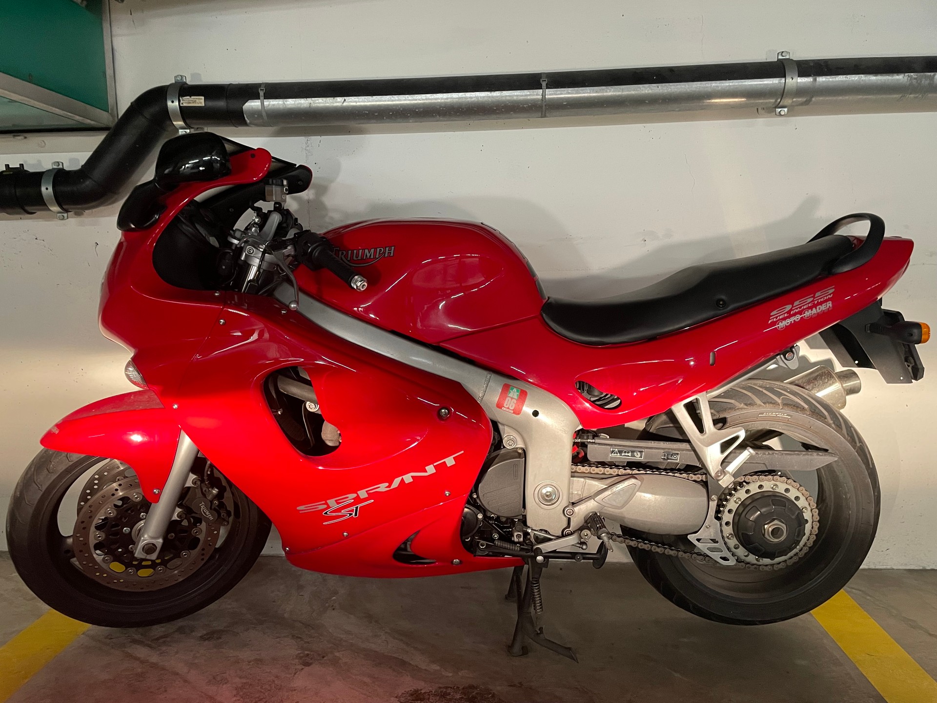 TRIUMPH Sprint ST 955i-image-10