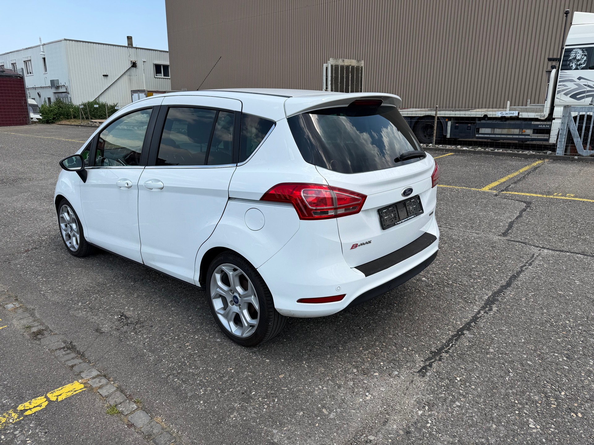 FORD B-Max 1.0 SCTi Titanium-image-4