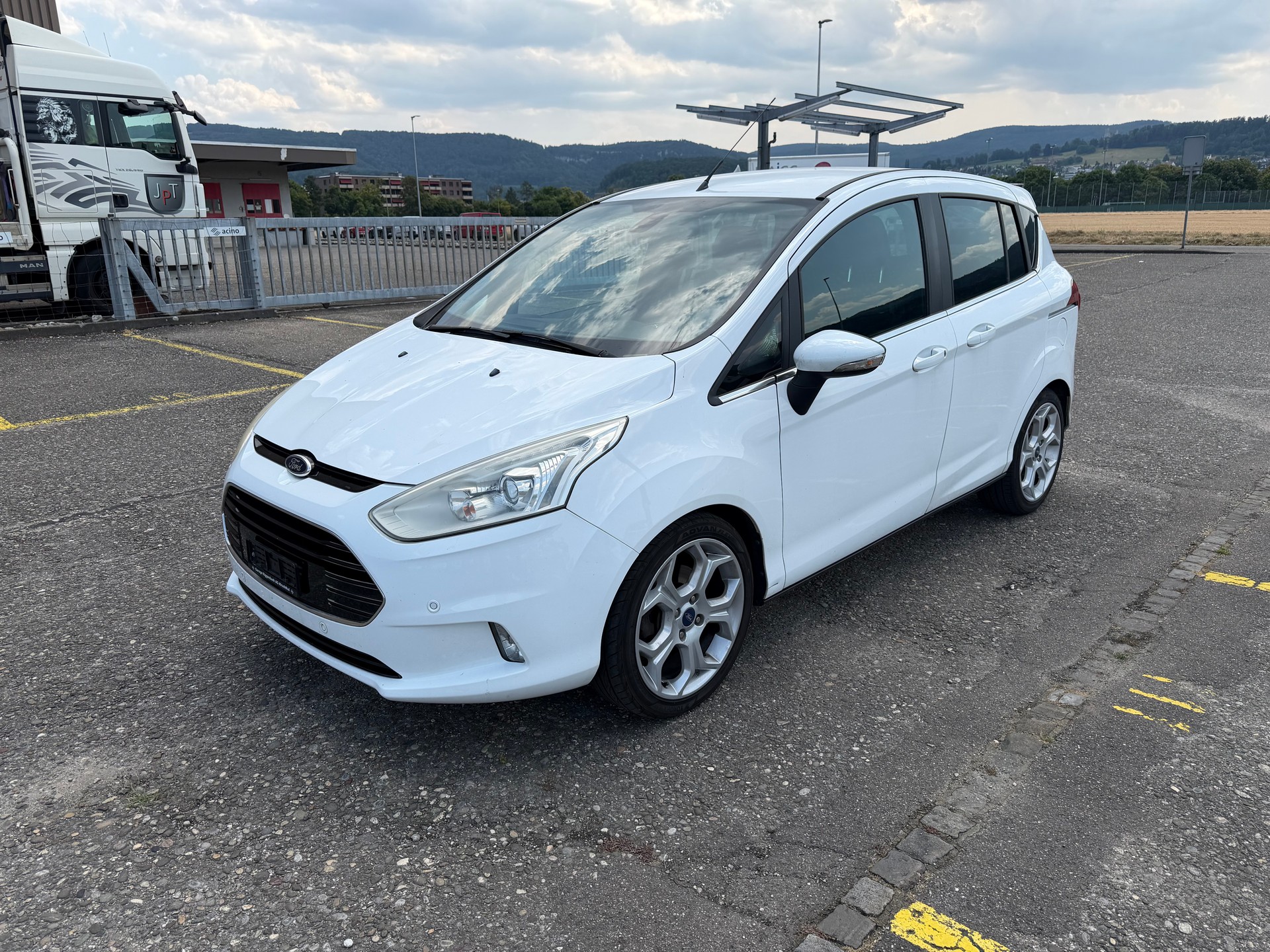 FORD B-Max 1.0 SCTi Titanium-image-2