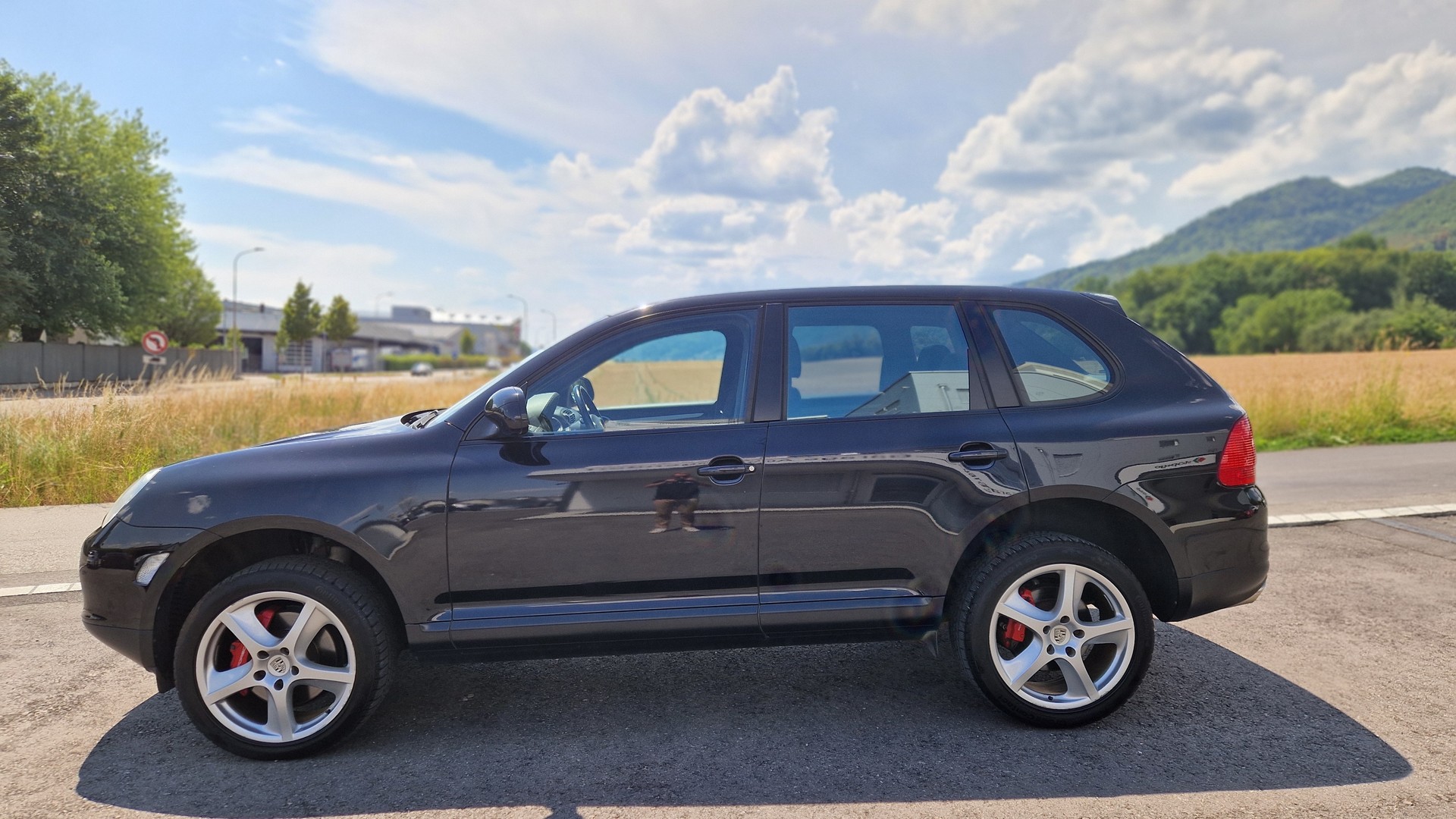 PORSCHE Cayenne Turbo-image-2