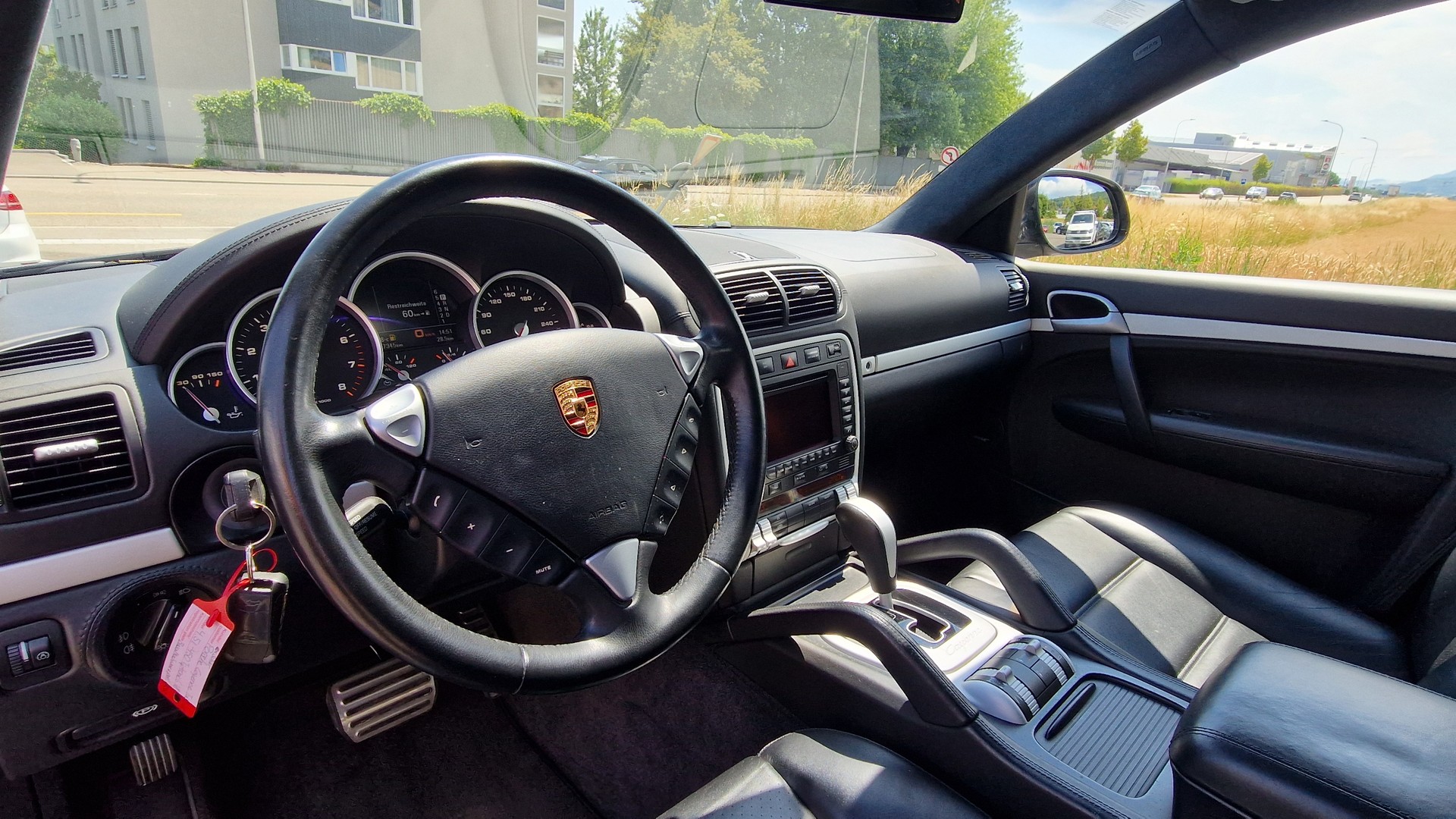 PORSCHE Cayenne Turbo-image-7