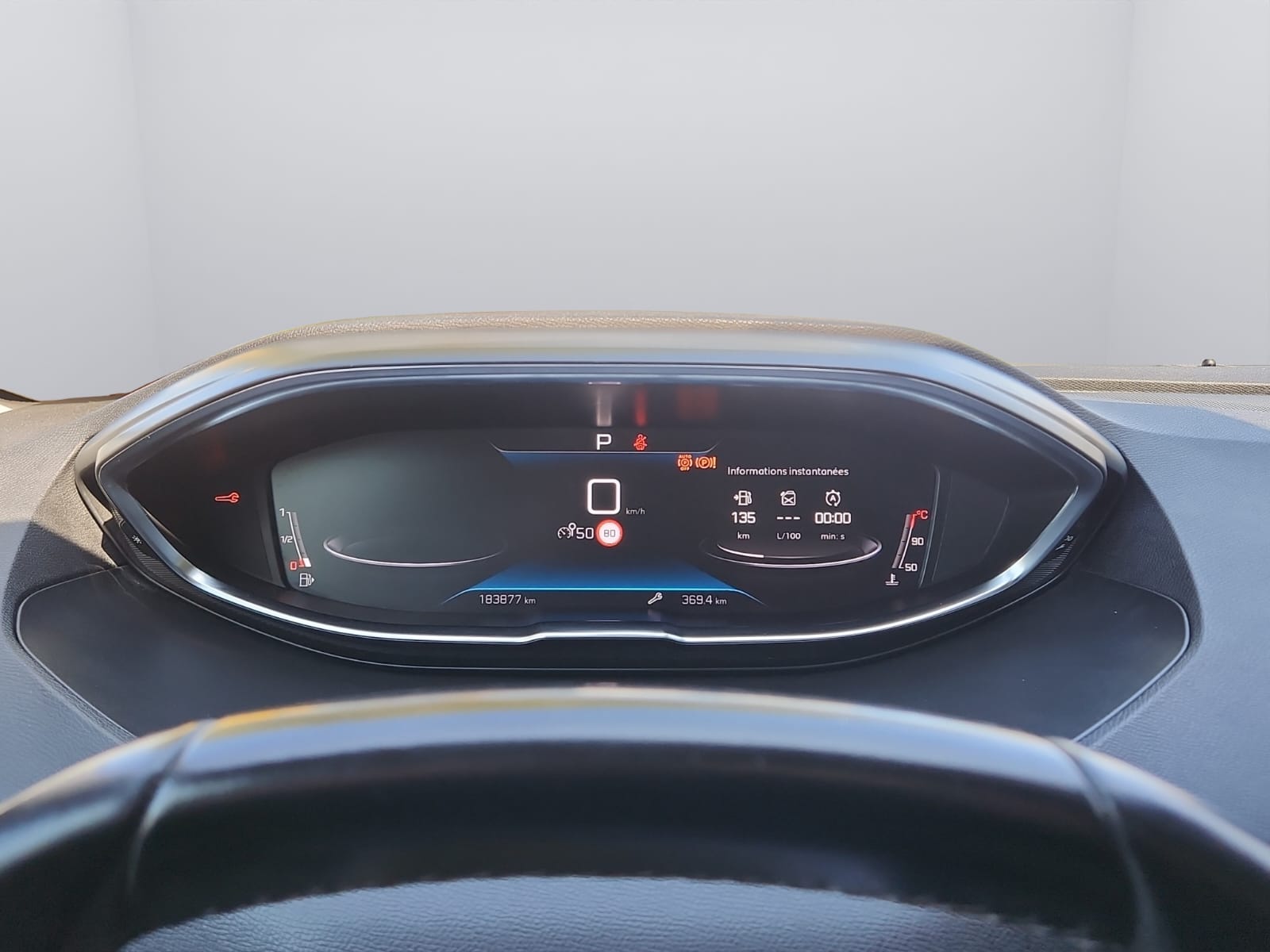 PEUGEOT 3008 1.5 BlueHDi Allure Pack EAT8-image-18