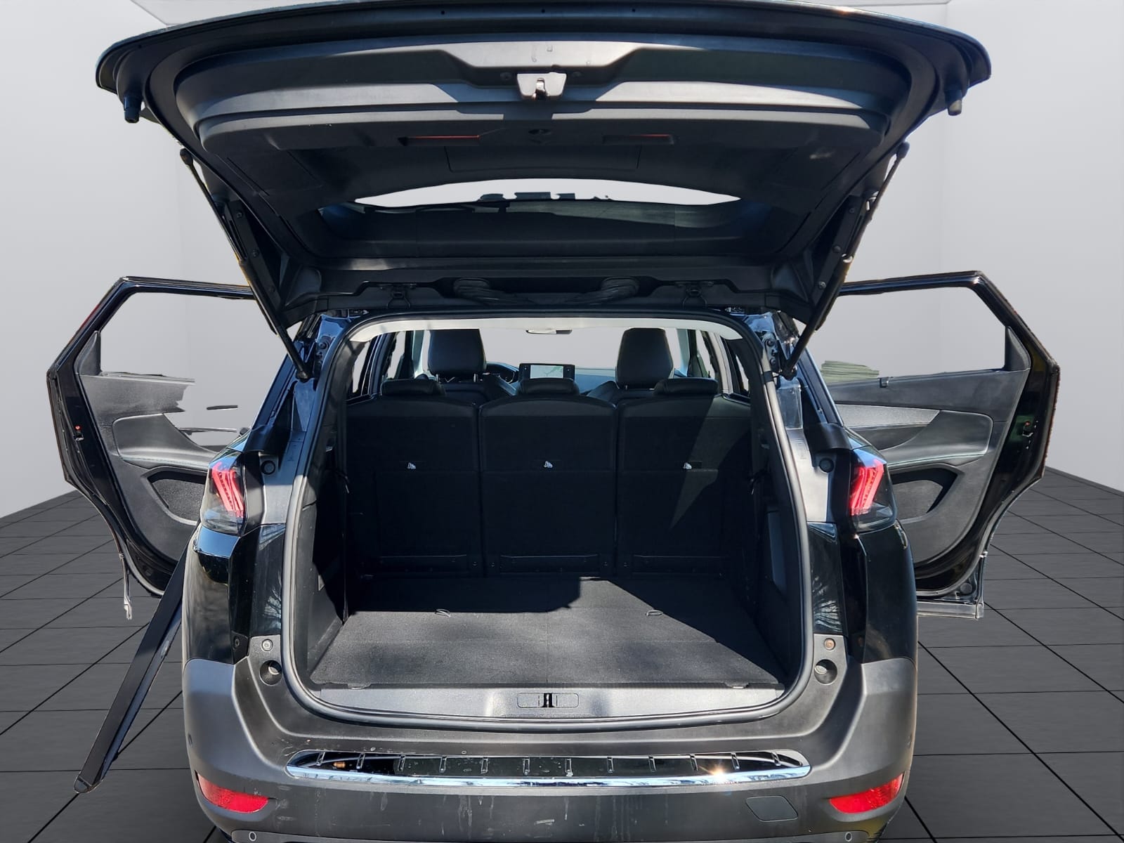 PEUGEOT 3008 1.5 BlueHDi Allure Pack EAT8-image-6