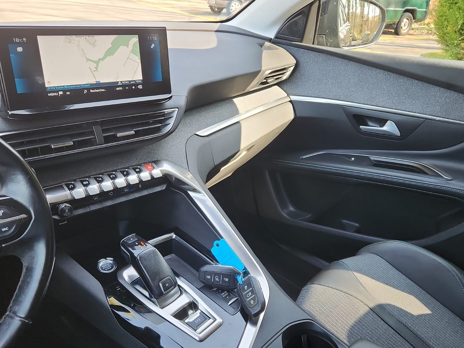 PEUGEOT 3008 1.5 BlueHDi Allure Pack EAT8-image-14