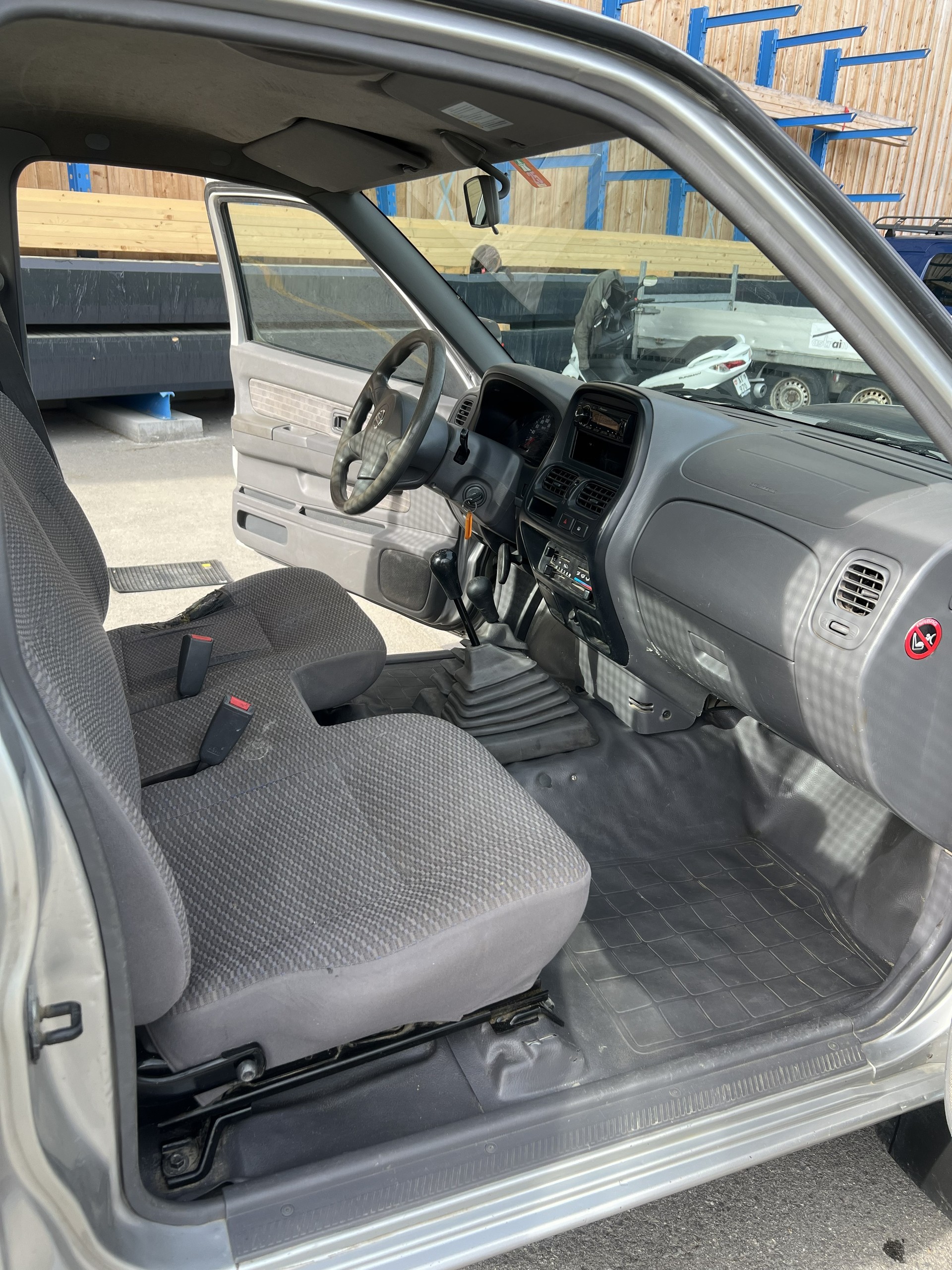 NISSAN 2.5 Di 4x4-image-3