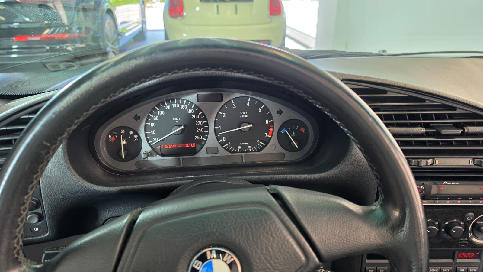 BMW E36 325i Cabrio, TOP FAHRZEUG, FRISCH AB SERVICE UND FRISCH AB MFK OPTISCH UND TECHNISCH EINWANDFREI LIEBHABER FAHRZEUG.-image-11