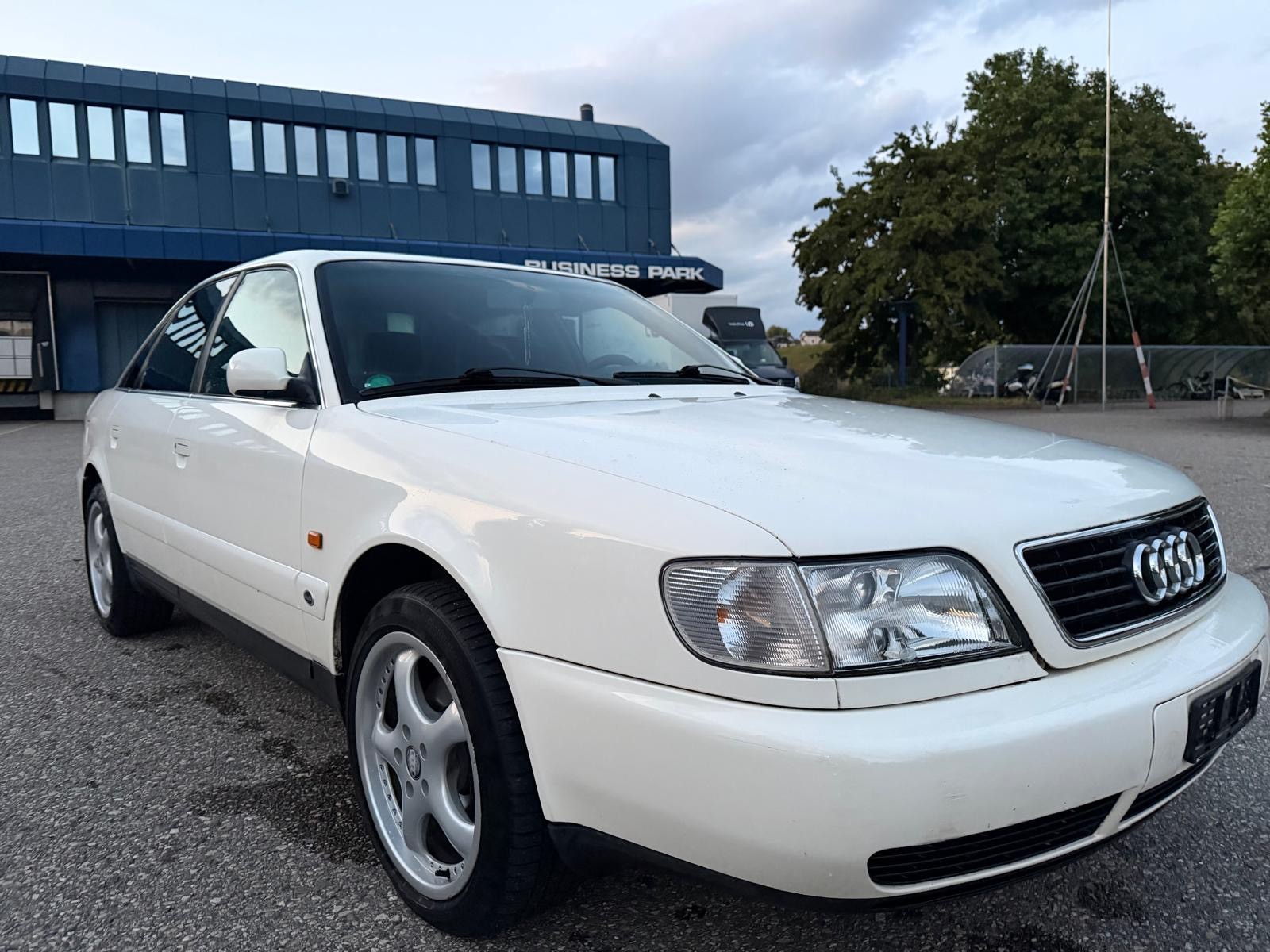 AUDI E-image-2