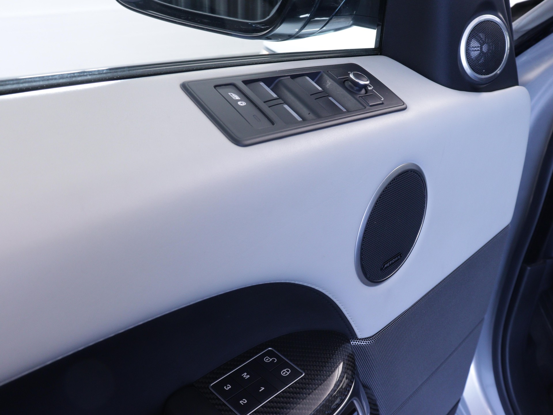 LAND ROVER Range Rover Sport 5.0 V8 SC SVR-image-13