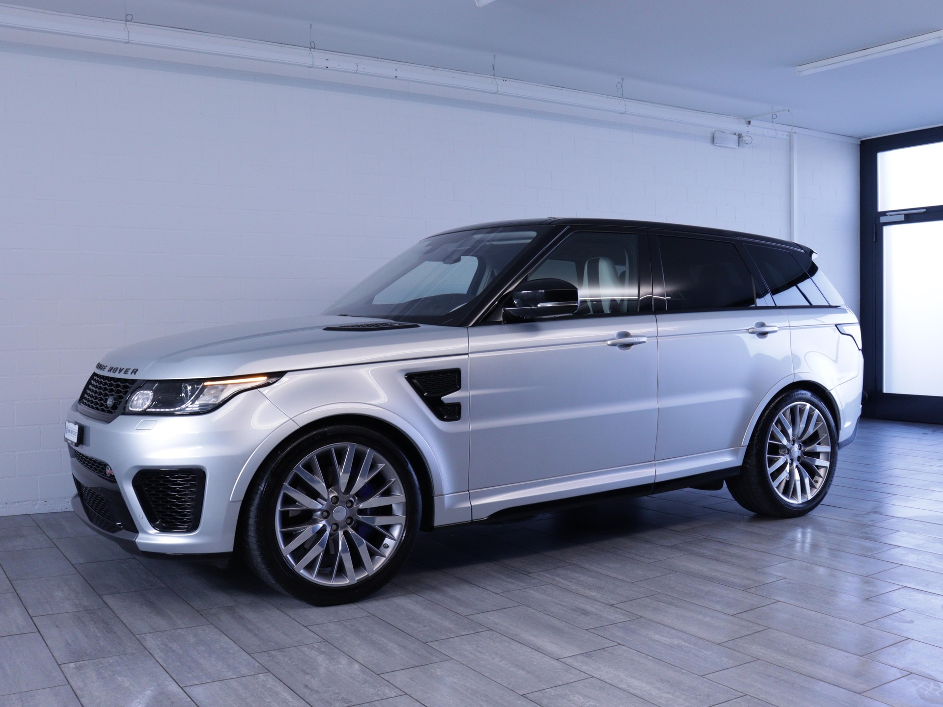 LAND ROVER Range Rover Sport 5.0 V8 SC SVR-showroom-element-1
