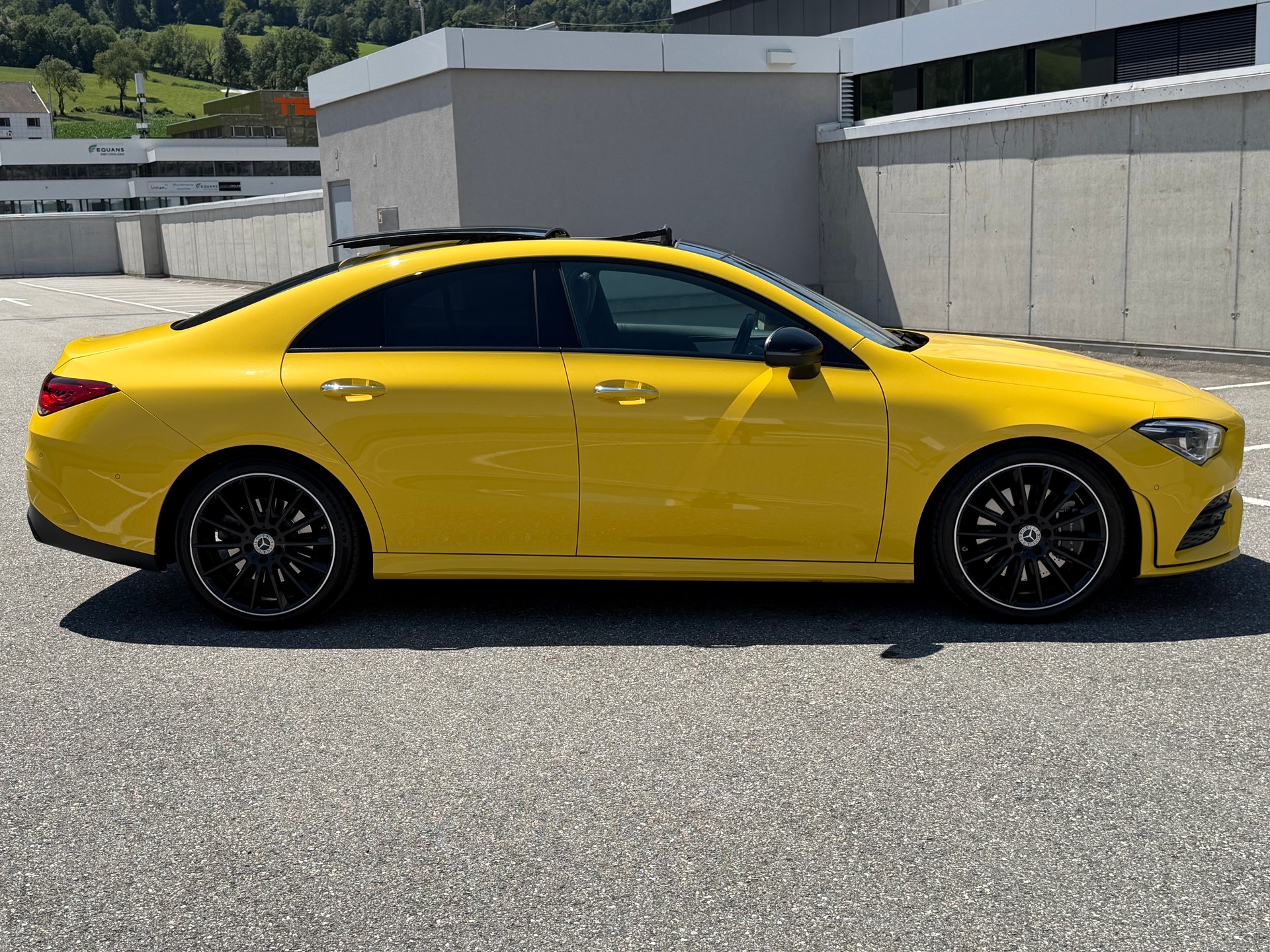 MERCEDES-BENZ CLA 250 4Matic AMG Line 7G-DCT *SONDERLACKIERUNG SUN-YELLOW*-image-6