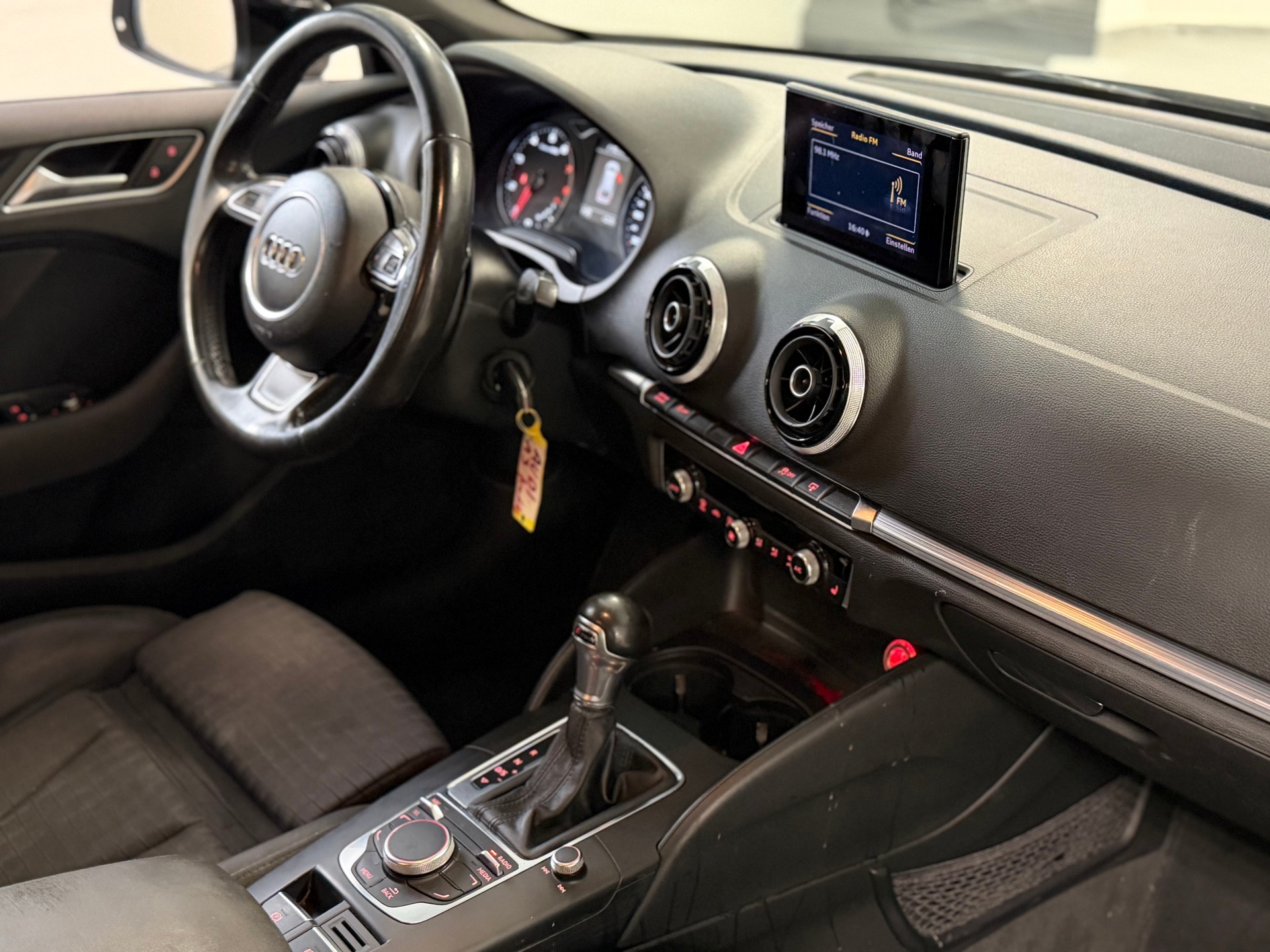 AUDI A3 Sportback 1.4 TFSI Ambition S-tronic-showroom-element-2