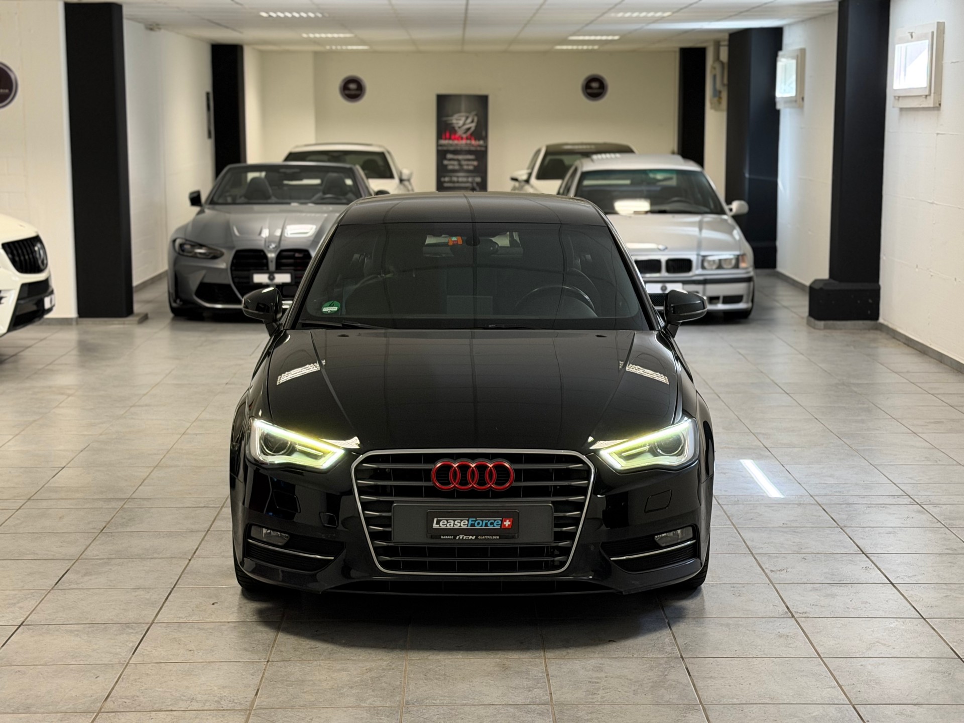 AUDI A3 Sportback 1.4 TFSI Ambition S-tronic-showroom-element-1