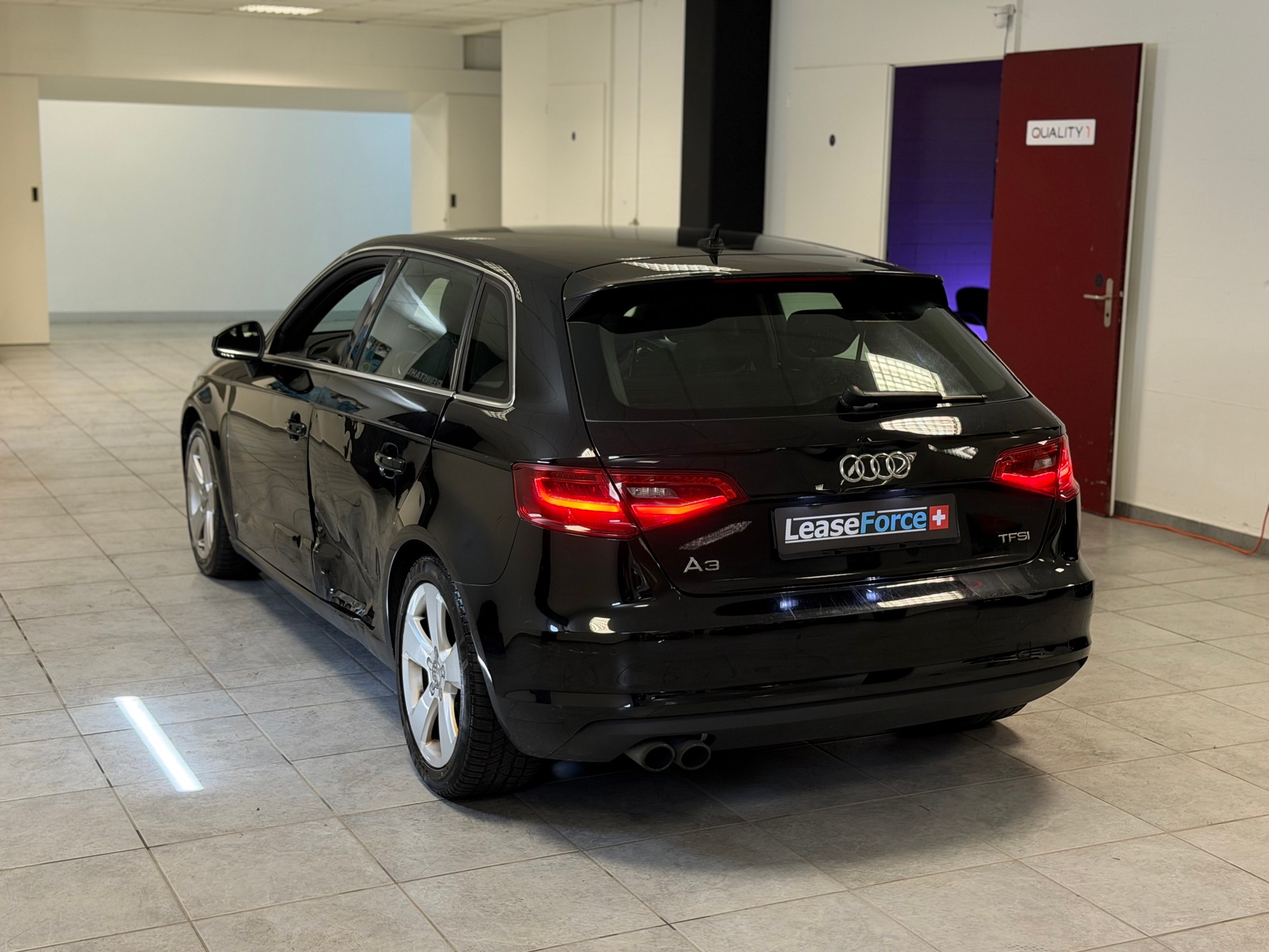 AUDI A3 Sportback 1.4 TFSI Ambition S-tronic-image-10