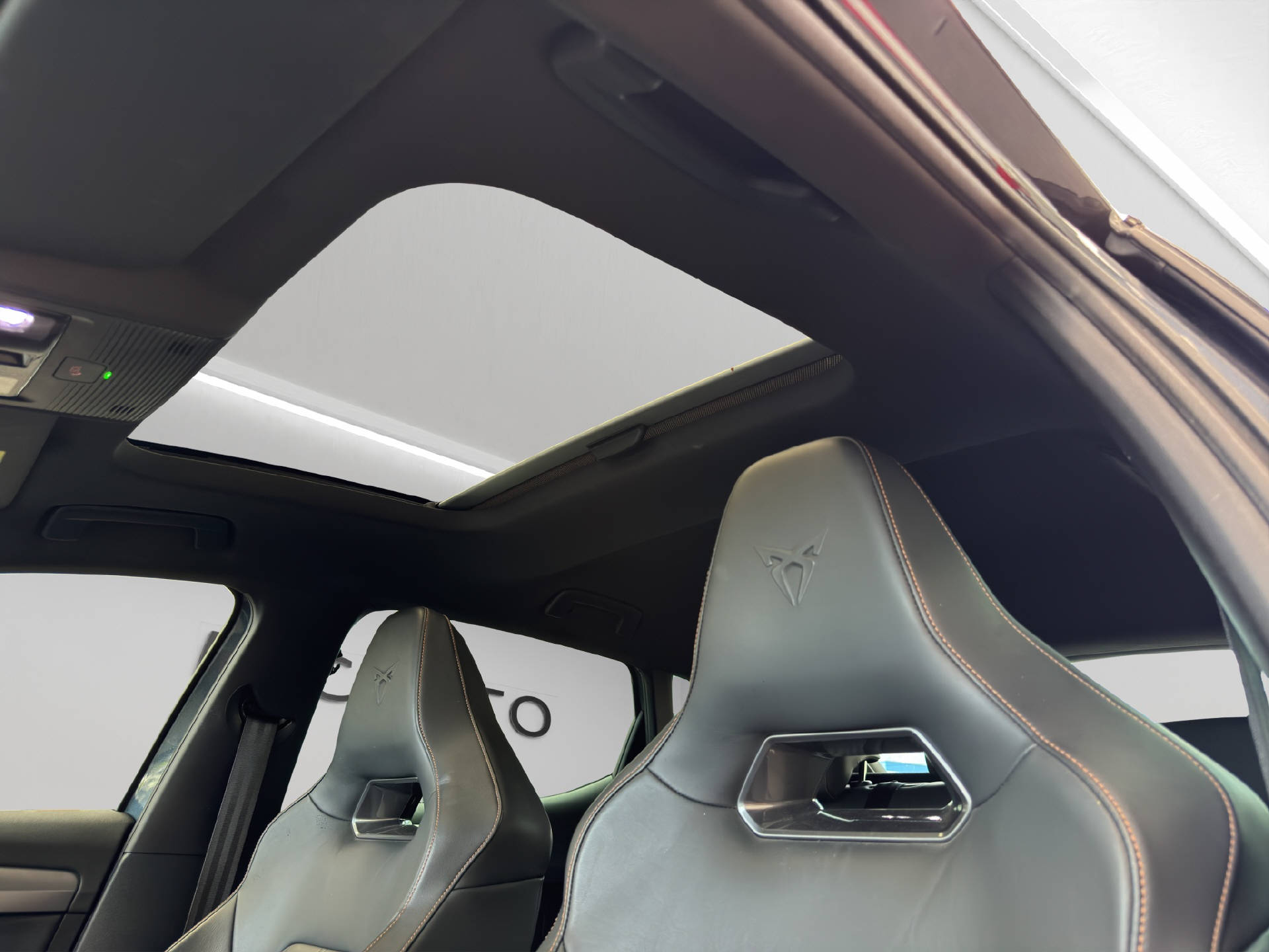 CUPRA Leon 1.5 eTSI DSG-image-13