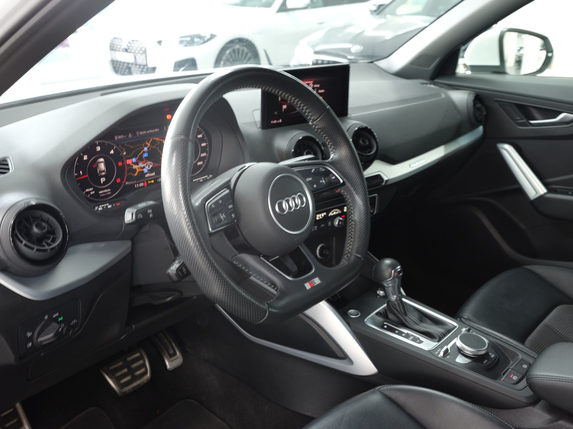 AUDI Q2 2.0 TDI sport S-tronic *S-Line* *Rückfahrkamera* *Leder Paket*-image-13